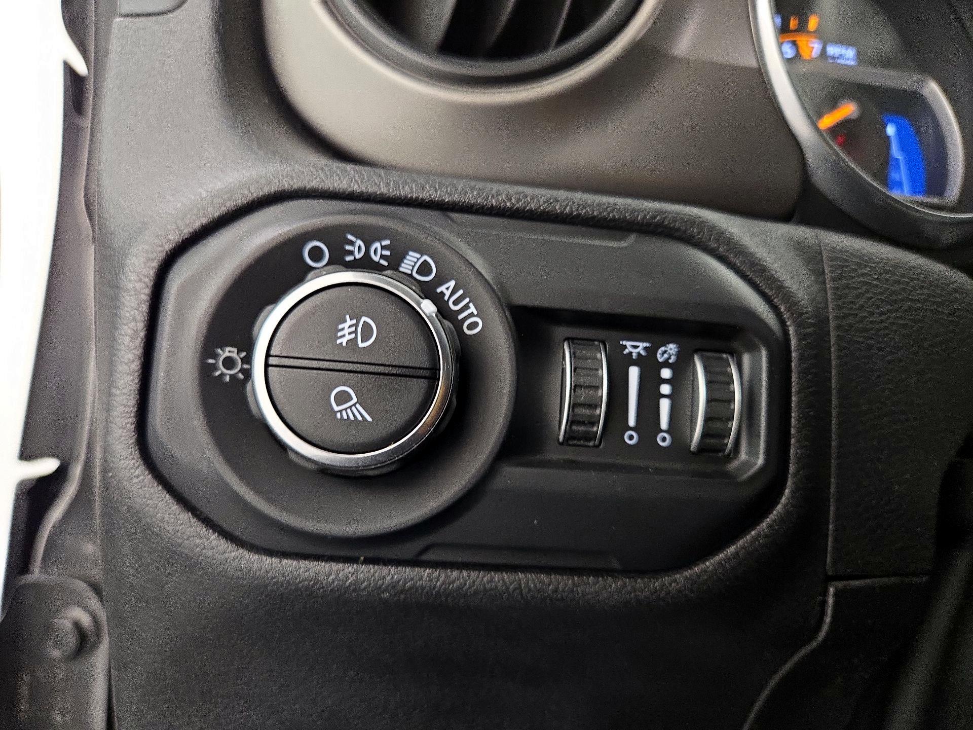 Thumbnail: 2021 Jeep Gladiator - 13
