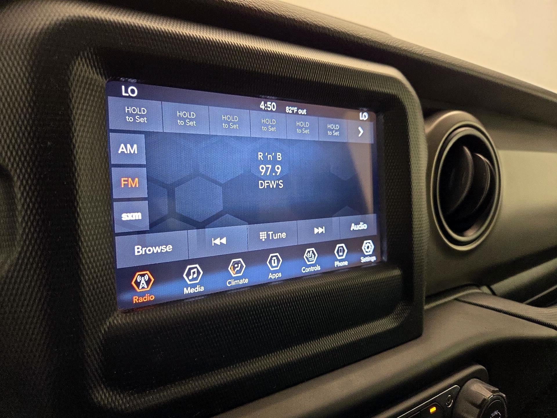 Thumbnail: 2021 Jeep Gladiator - 15