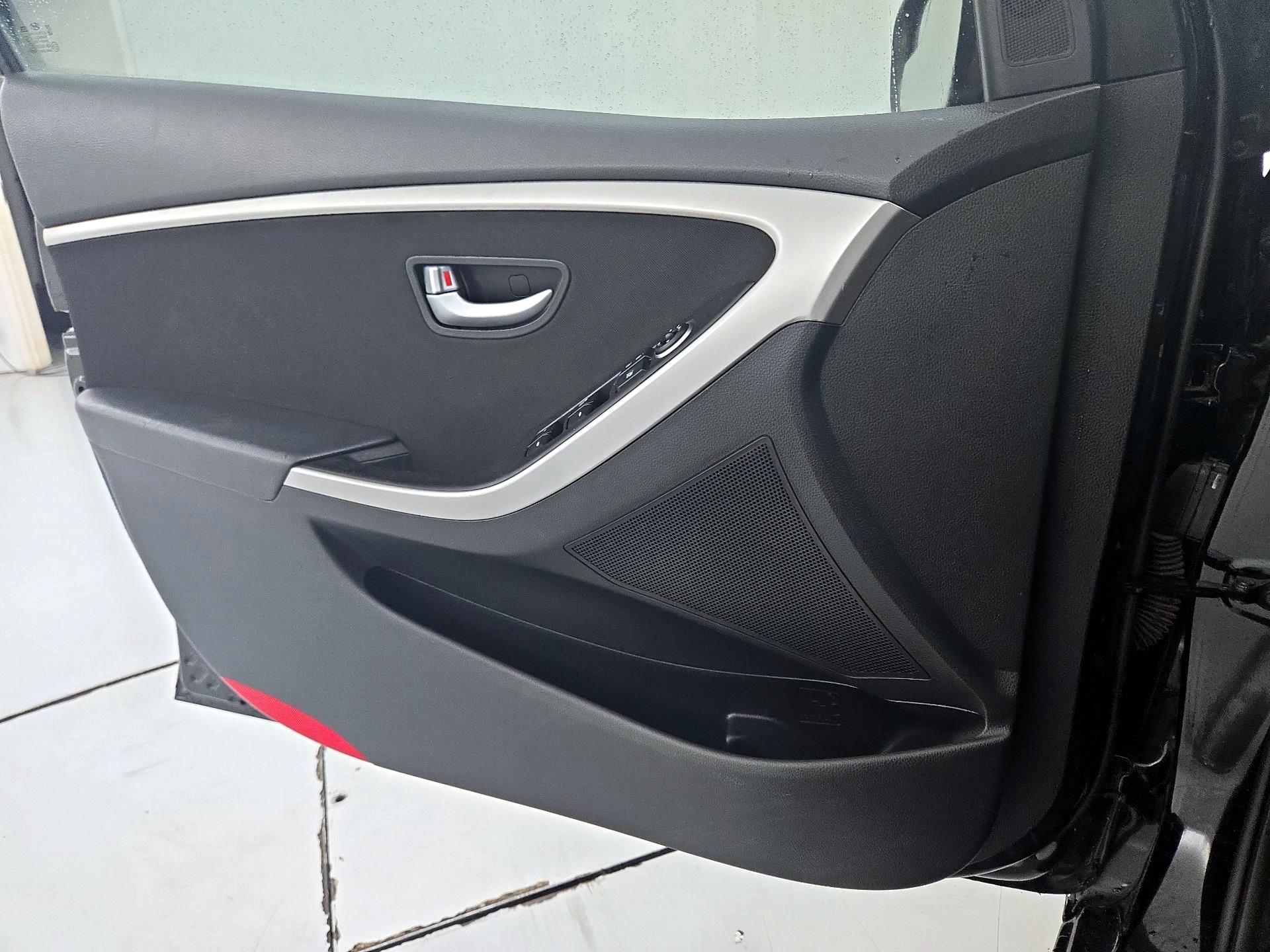 Thumbnail: 2014 Hyundai Elantra - 12