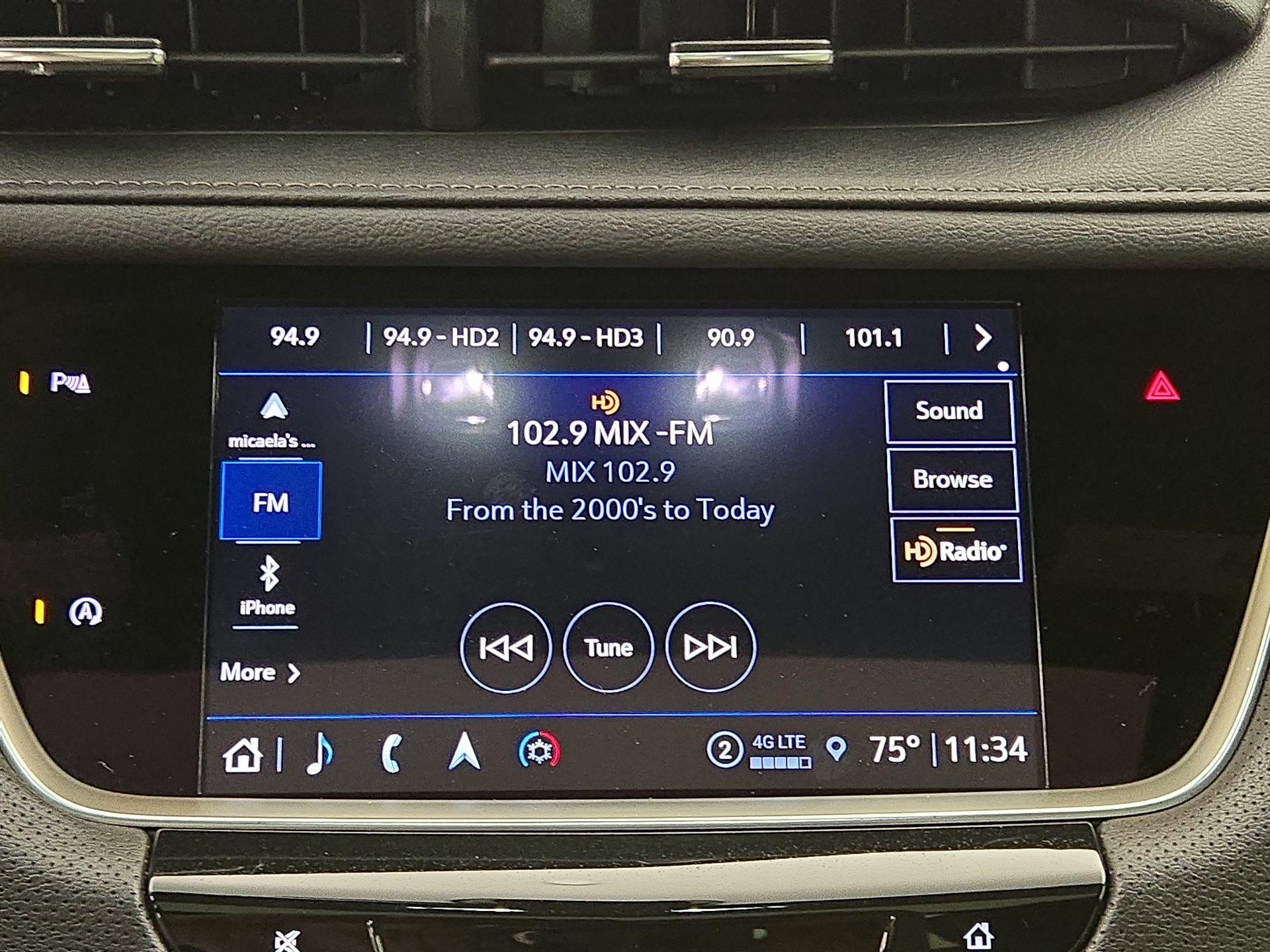 Thumbnail: 2023 Cadillac XT5 - 16