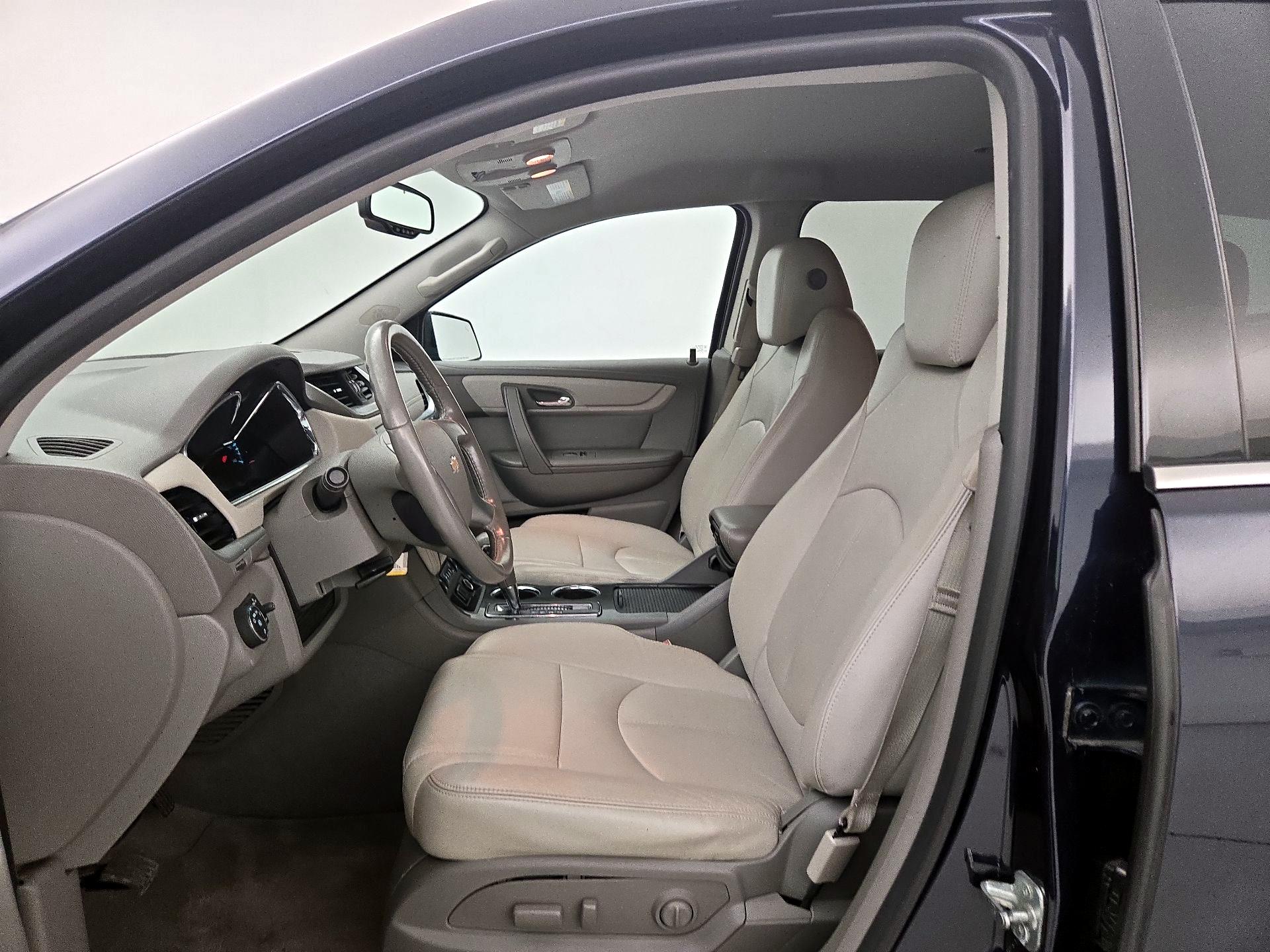 Thumbnail: 2017 Chevrolet Traverse - 11