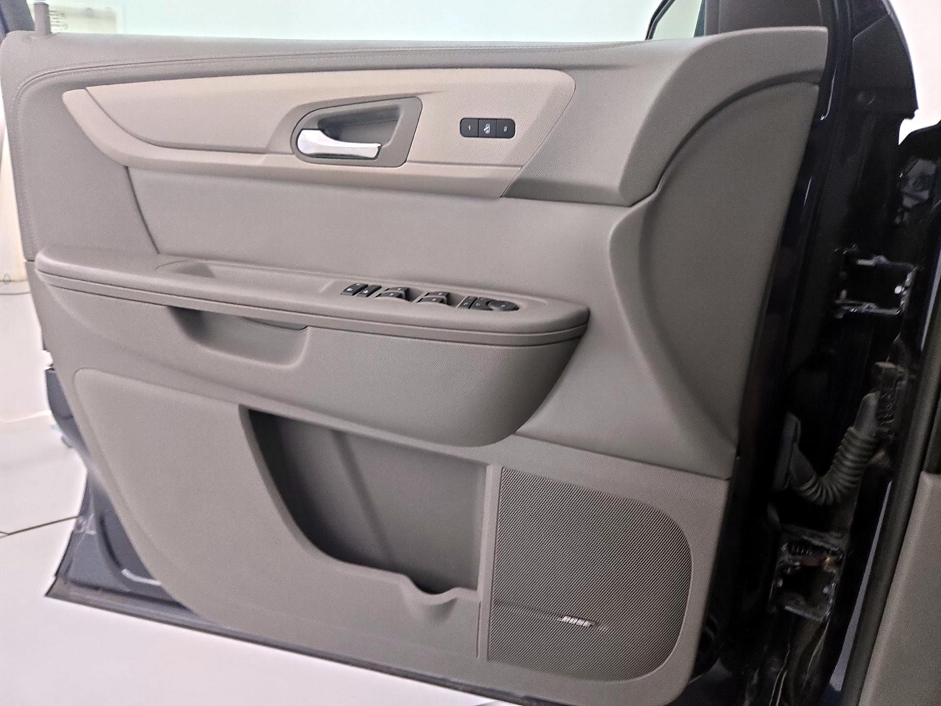 Thumbnail: 2017 Chevrolet Traverse - 12