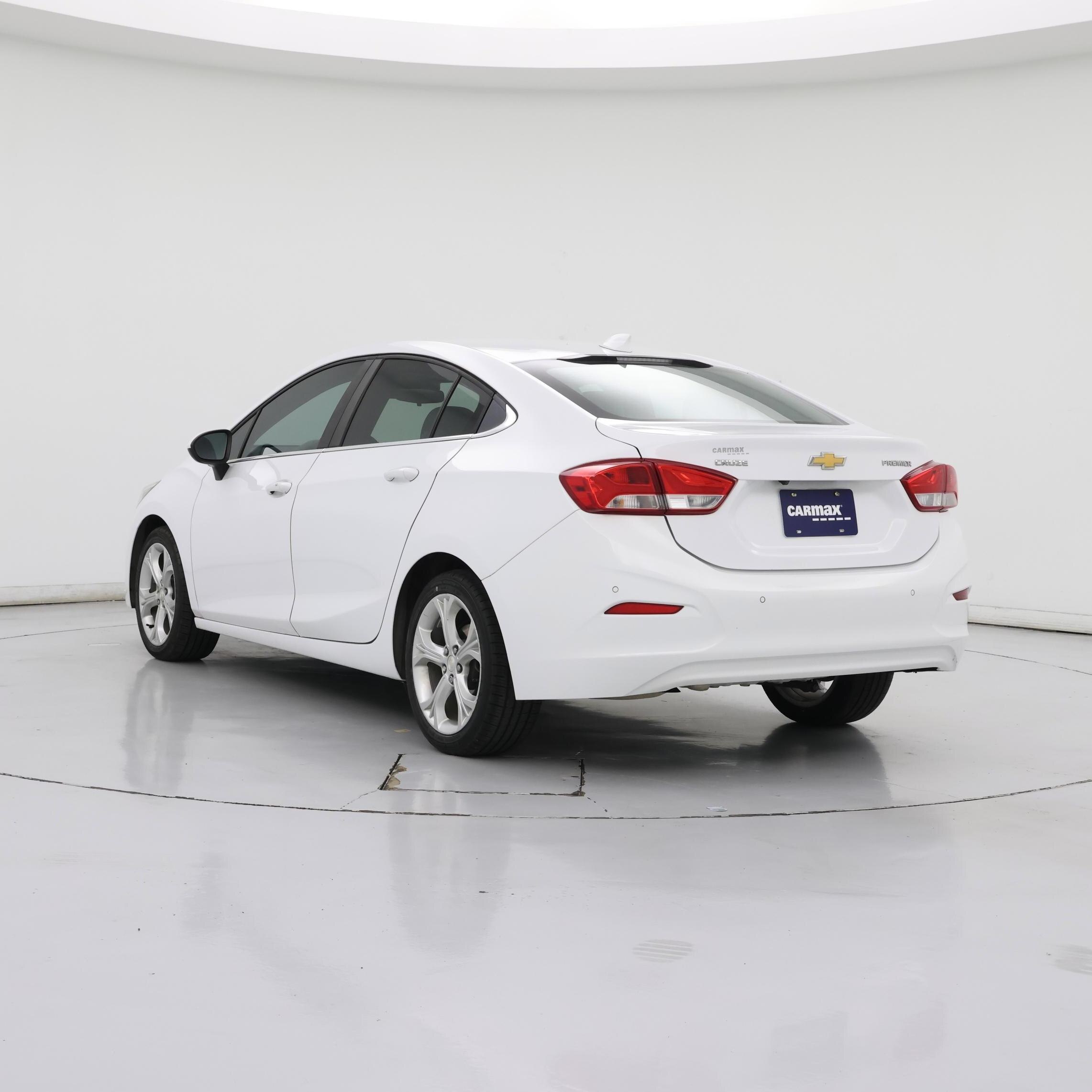 Thumbnail: 2019 Chevrolet Cruze - 2