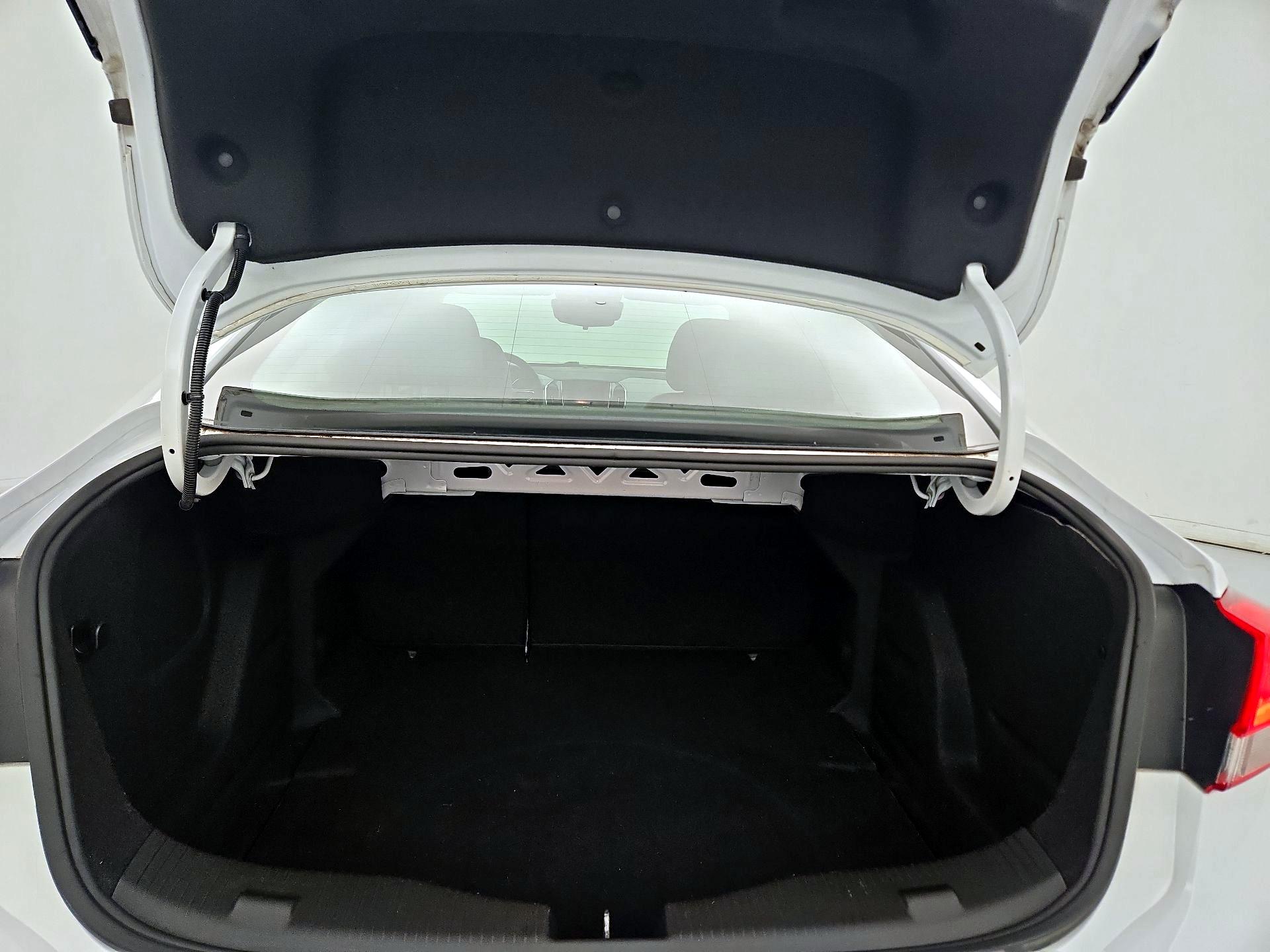 Thumbnail: 2019 Chevrolet Cruze - 20