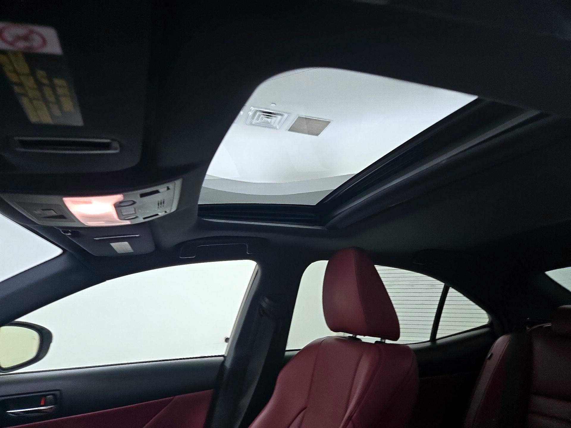 Thumbnail: 2016 Lexus IS - 20