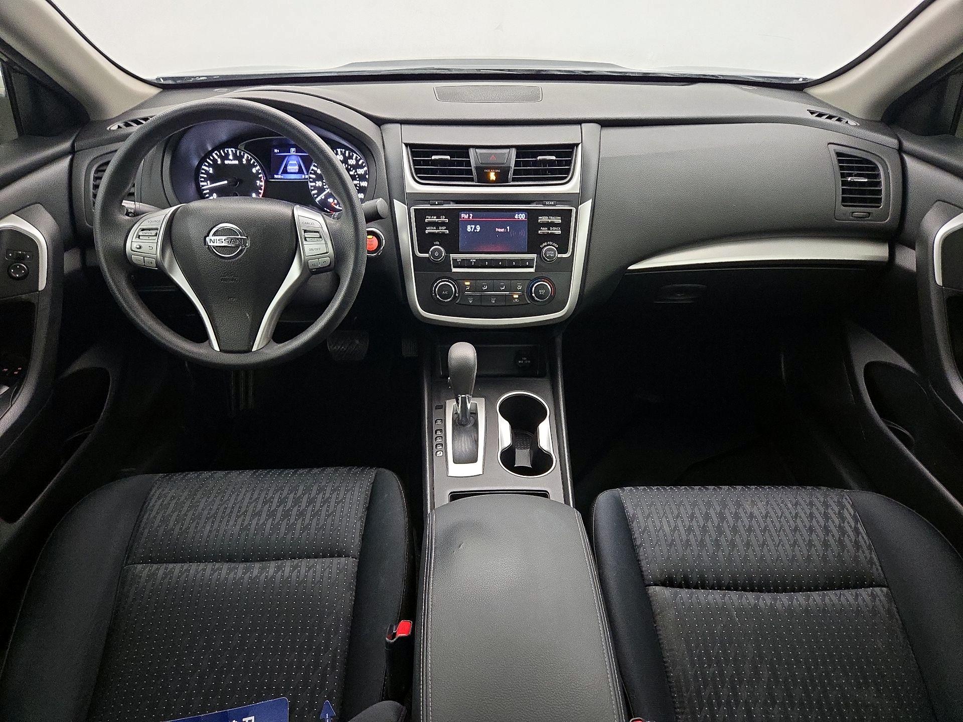 Thumbnail: 2016 Nissan Altima - 9