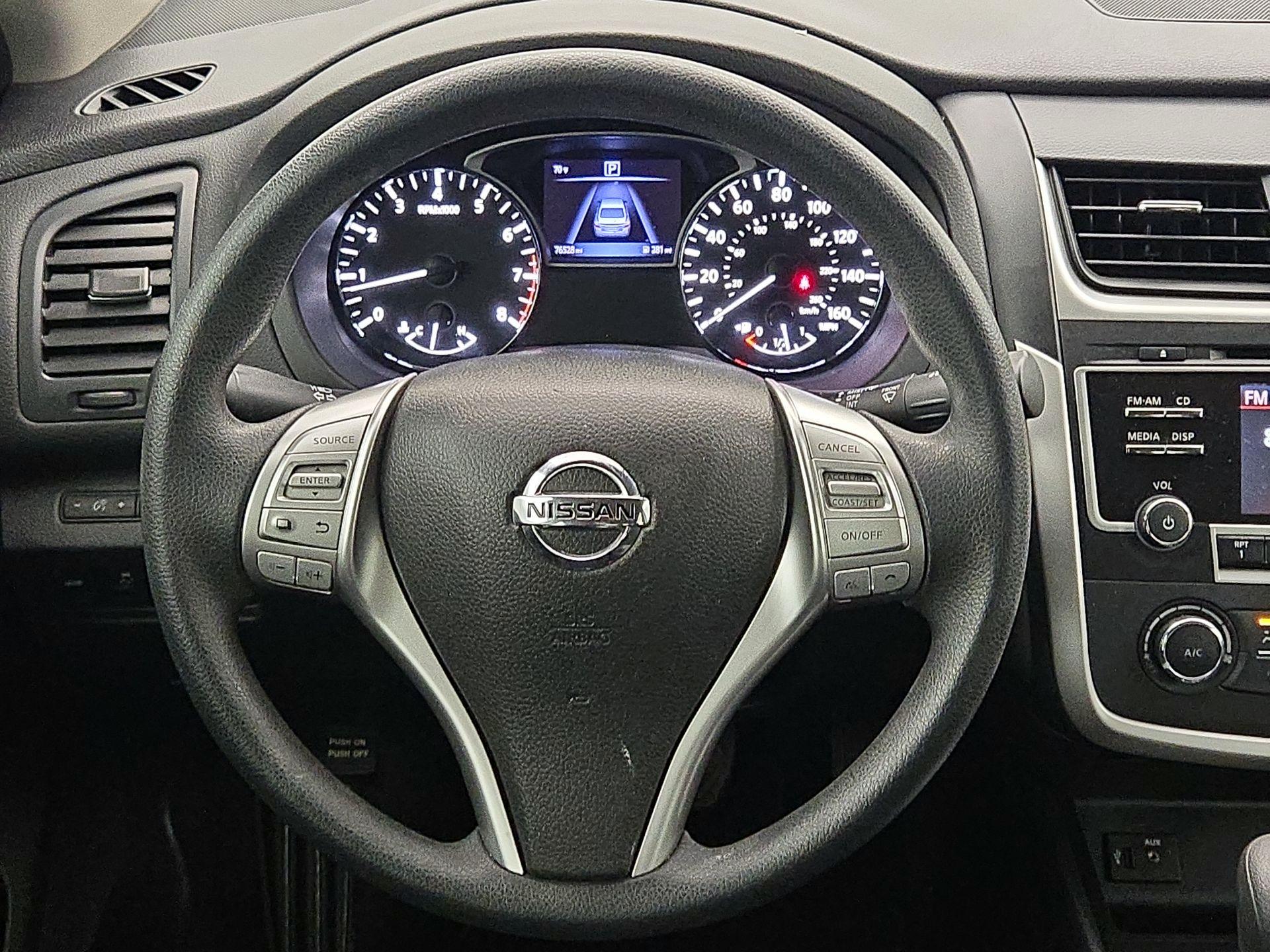 Thumbnail: 2016 Nissan Altima - 10
