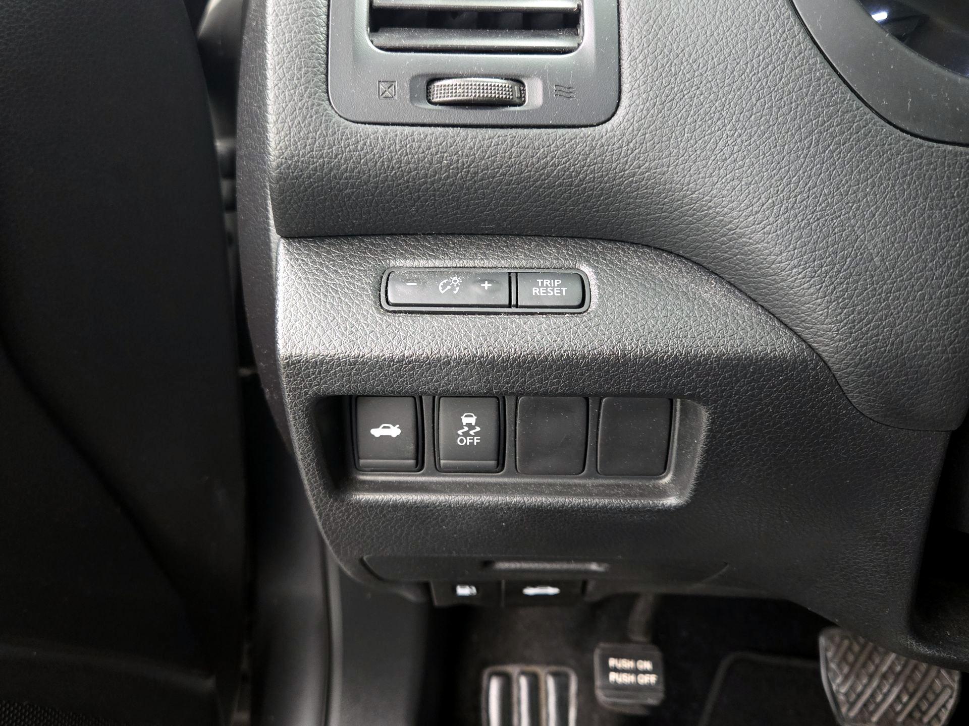 Thumbnail: 2016 Nissan Altima - 13