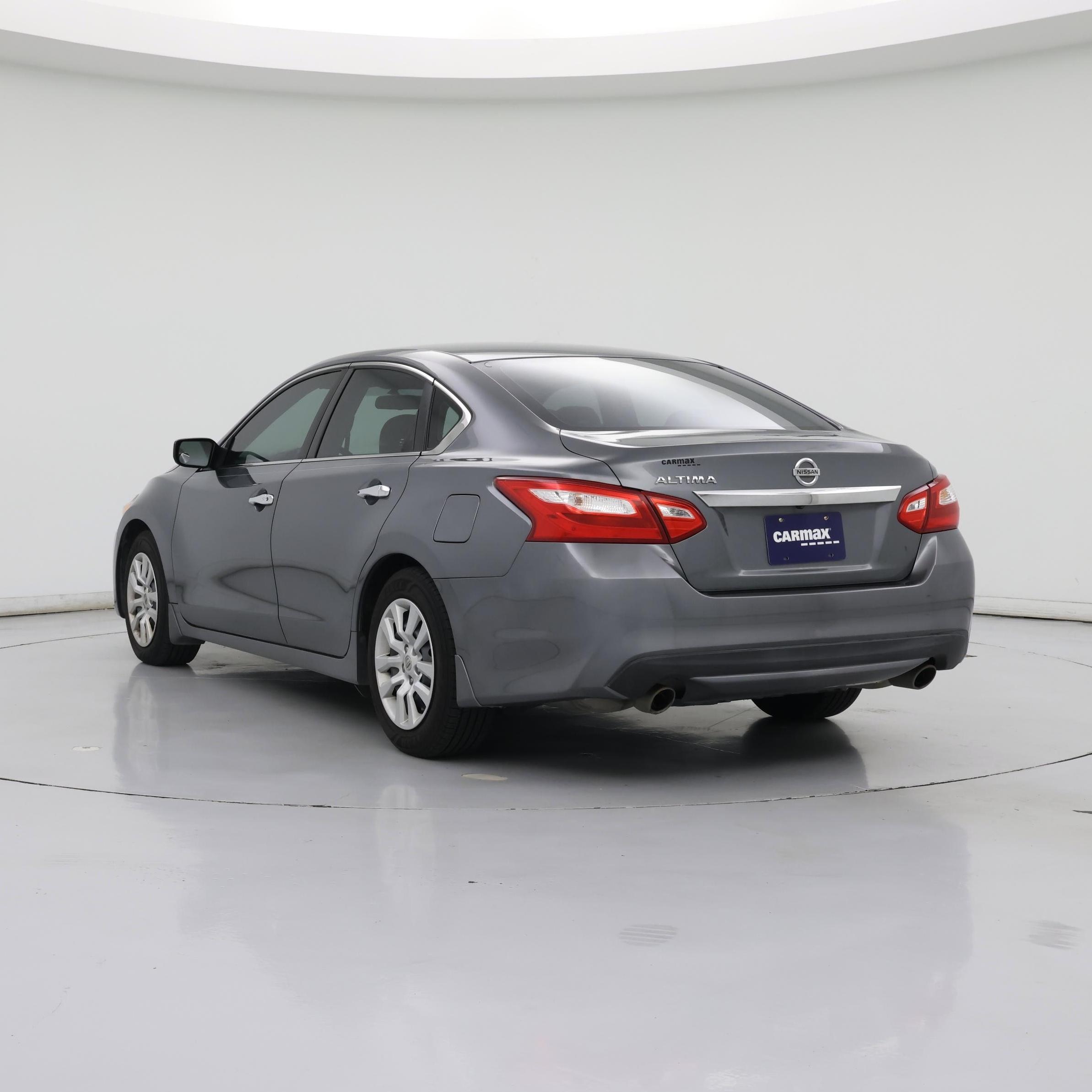 Thumbnail: 2016 Nissan Altima - 2