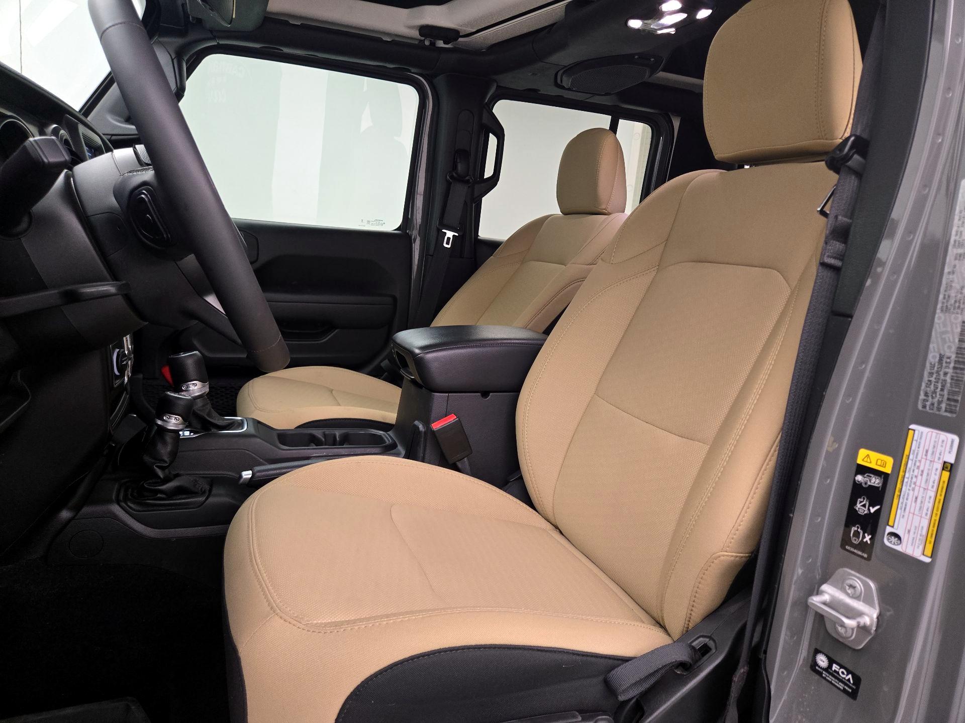 Thumbnail: 2023 Jeep Gladiator - 11