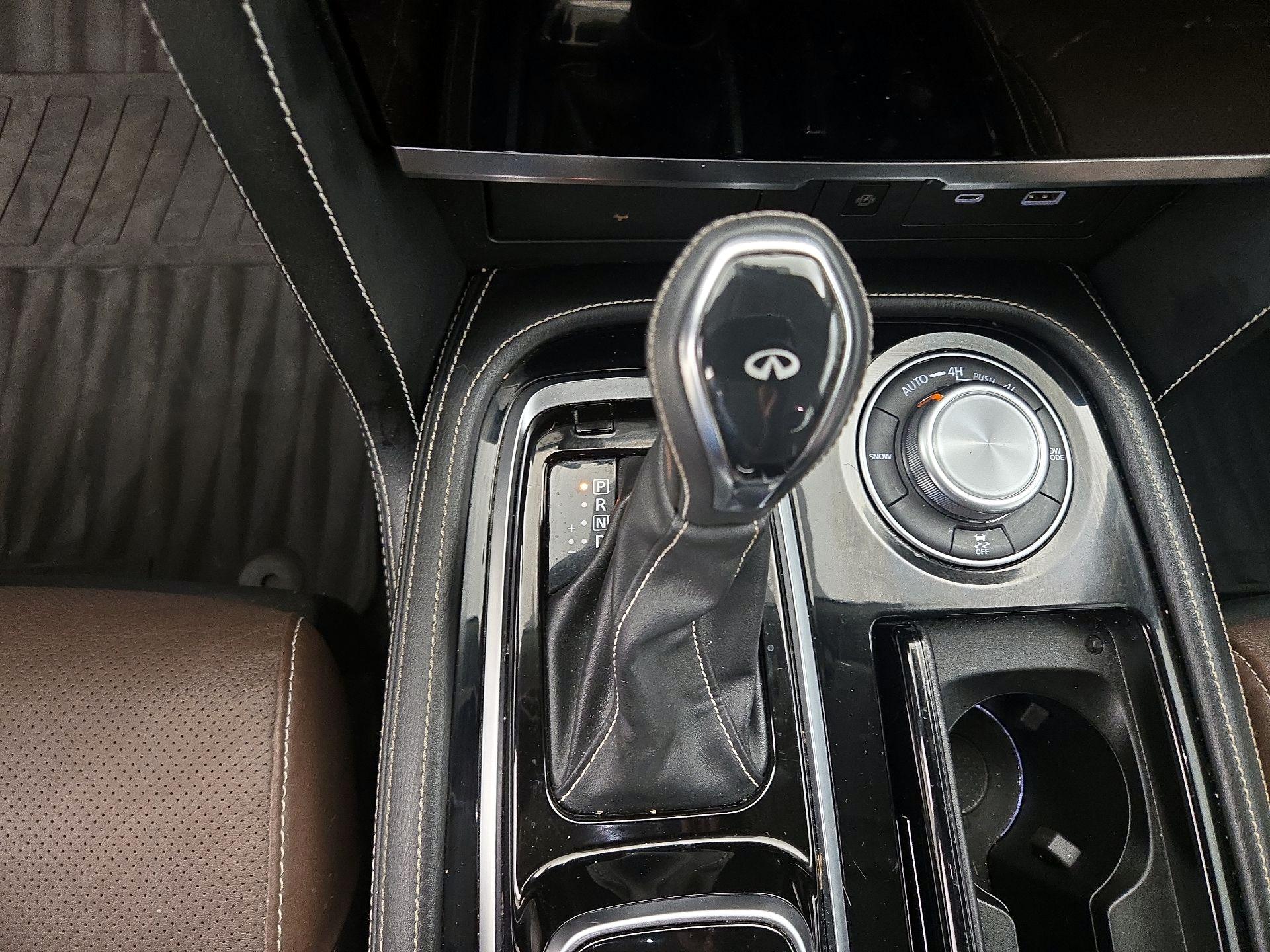 Thumbnail: 2023 INFINITI QX80 - 18