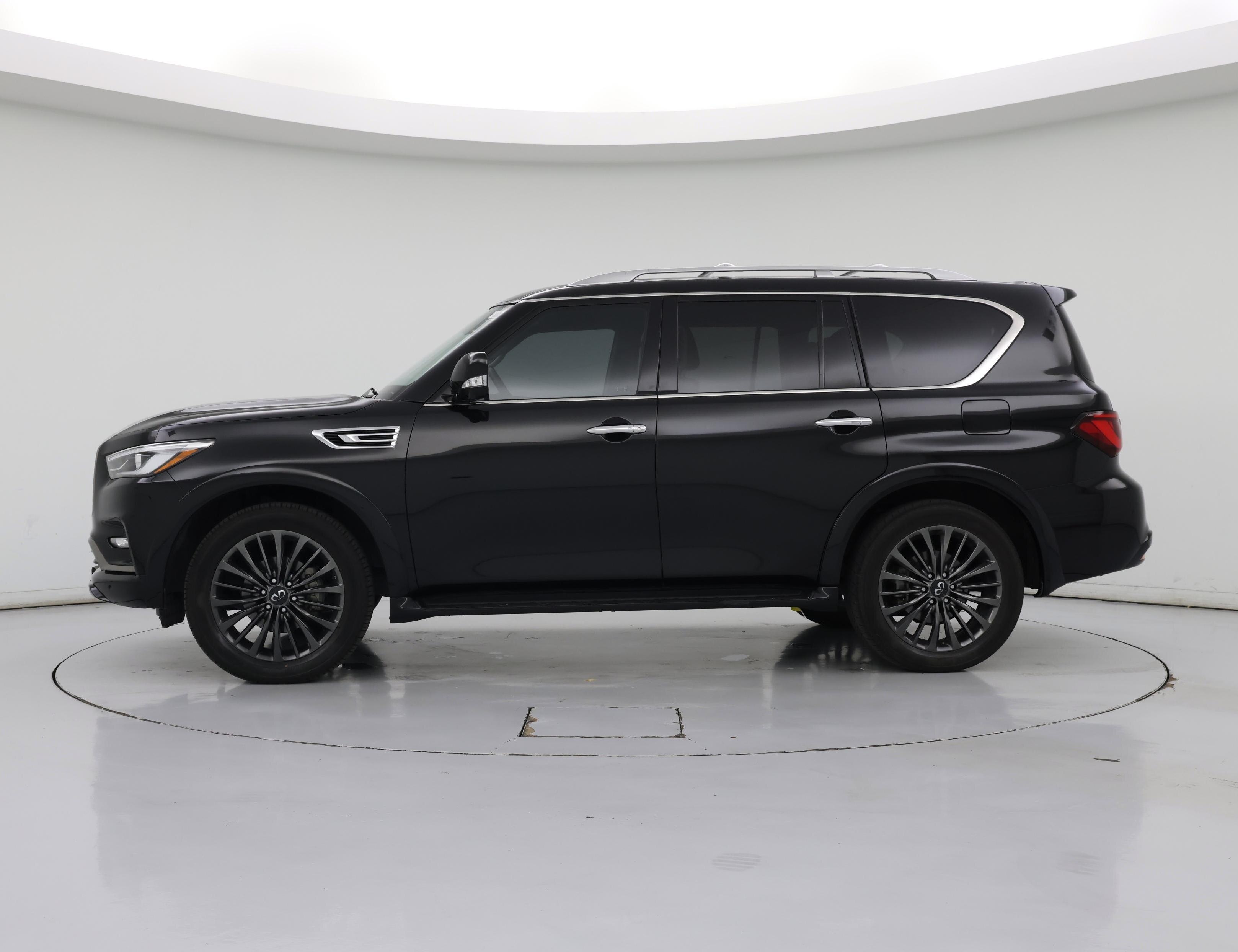 Thumbnail: 2023 INFINITI QX80 - 3