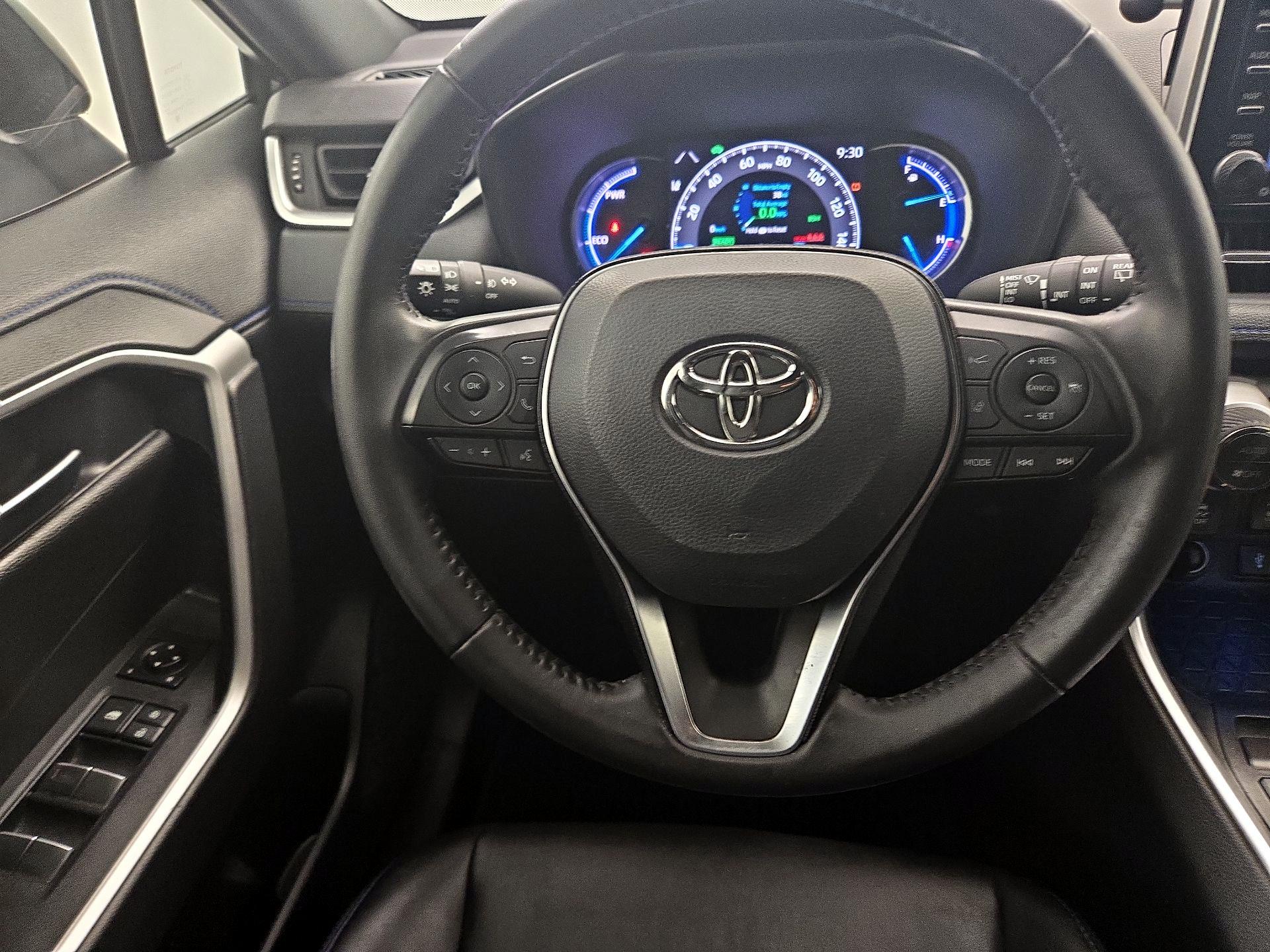 Thumbnail: 2021 Toyota RAV4 - 10