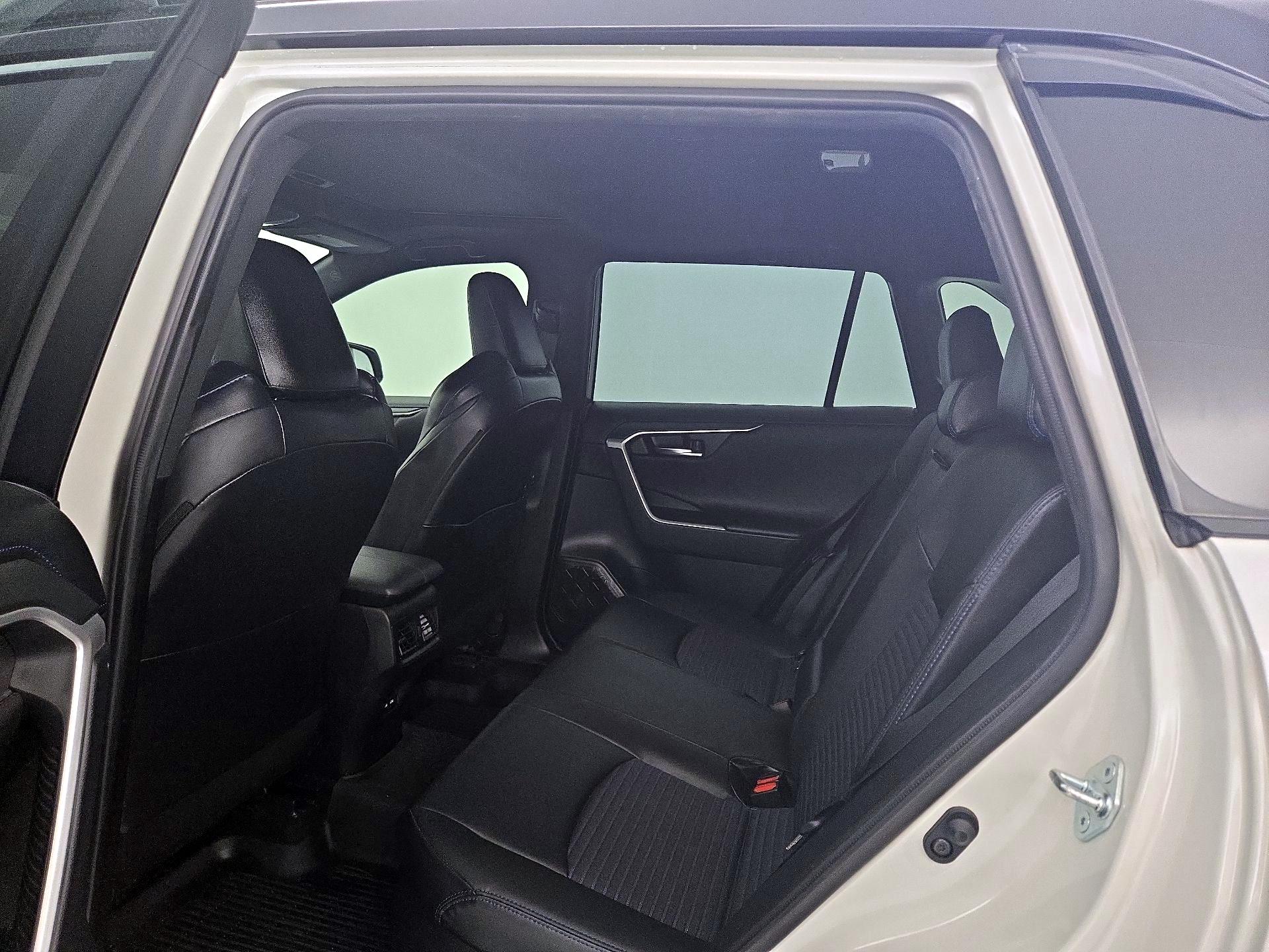 Thumbnail: 2021 Toyota RAV4 - 20
