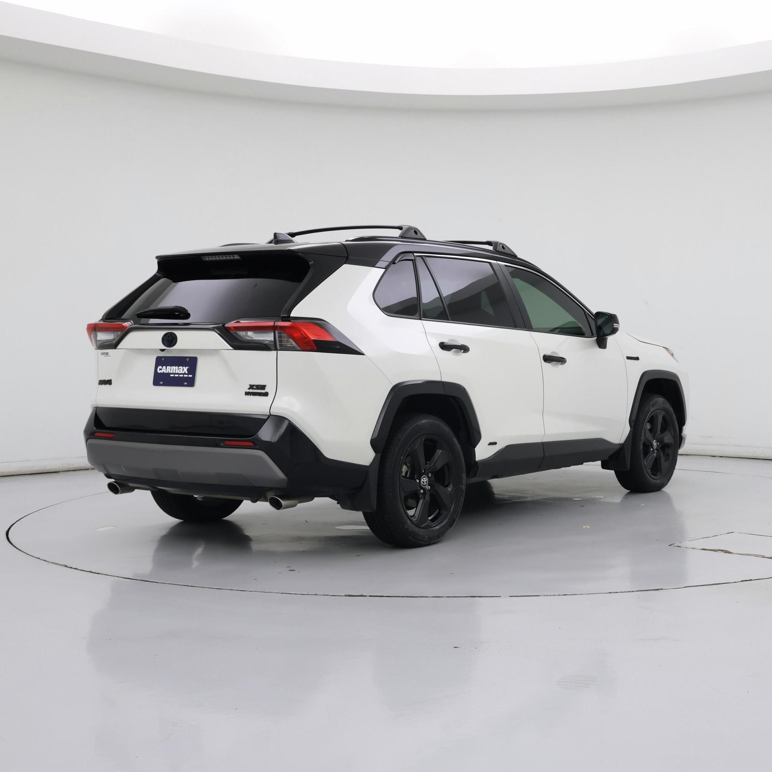 Thumbnail: 2021 Toyota RAV4 - 8