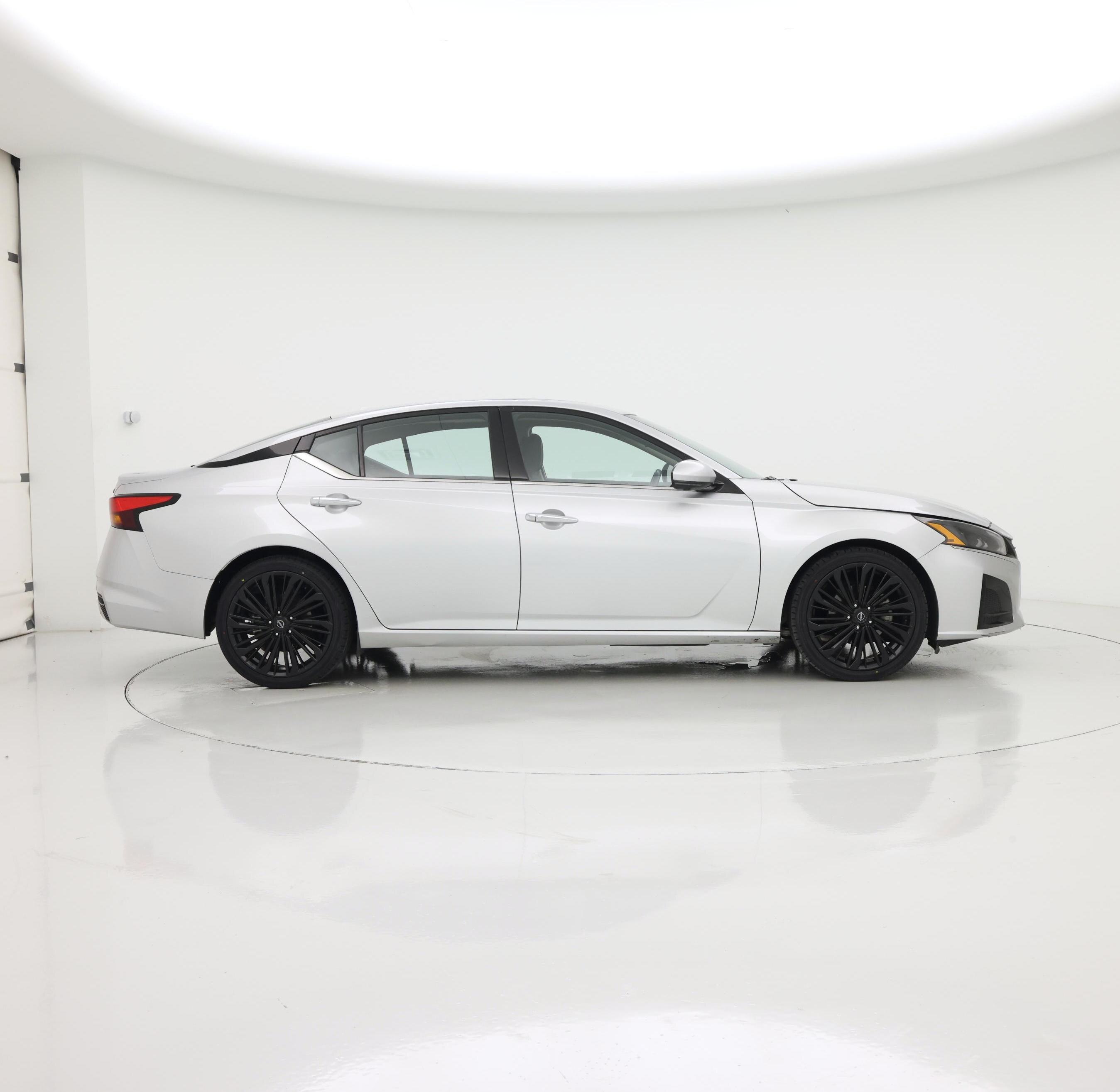 Thumbnail: 2023 Nissan Altima - 7