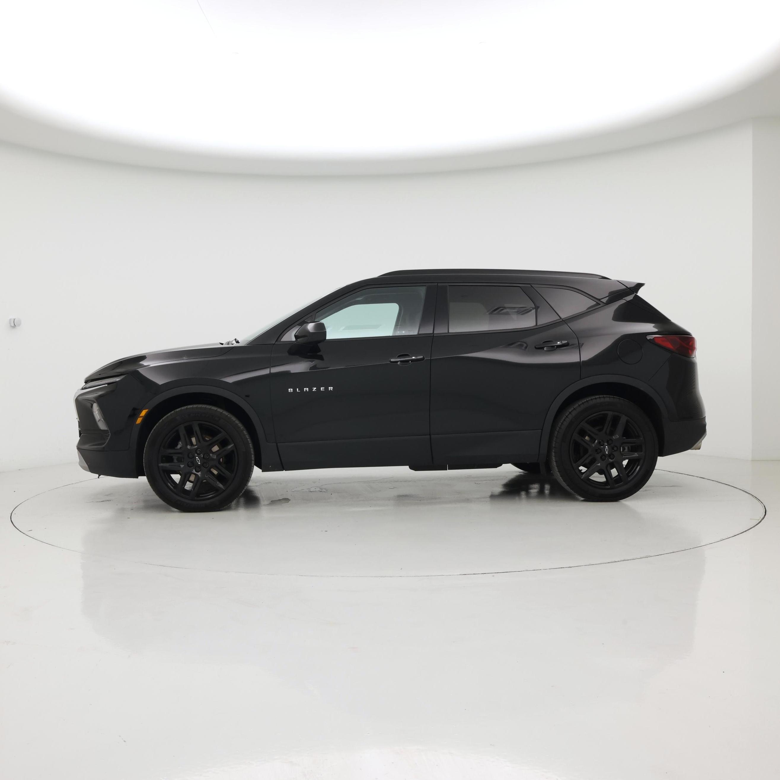 Thumbnail: 2023 Chevrolet Blazer - 3