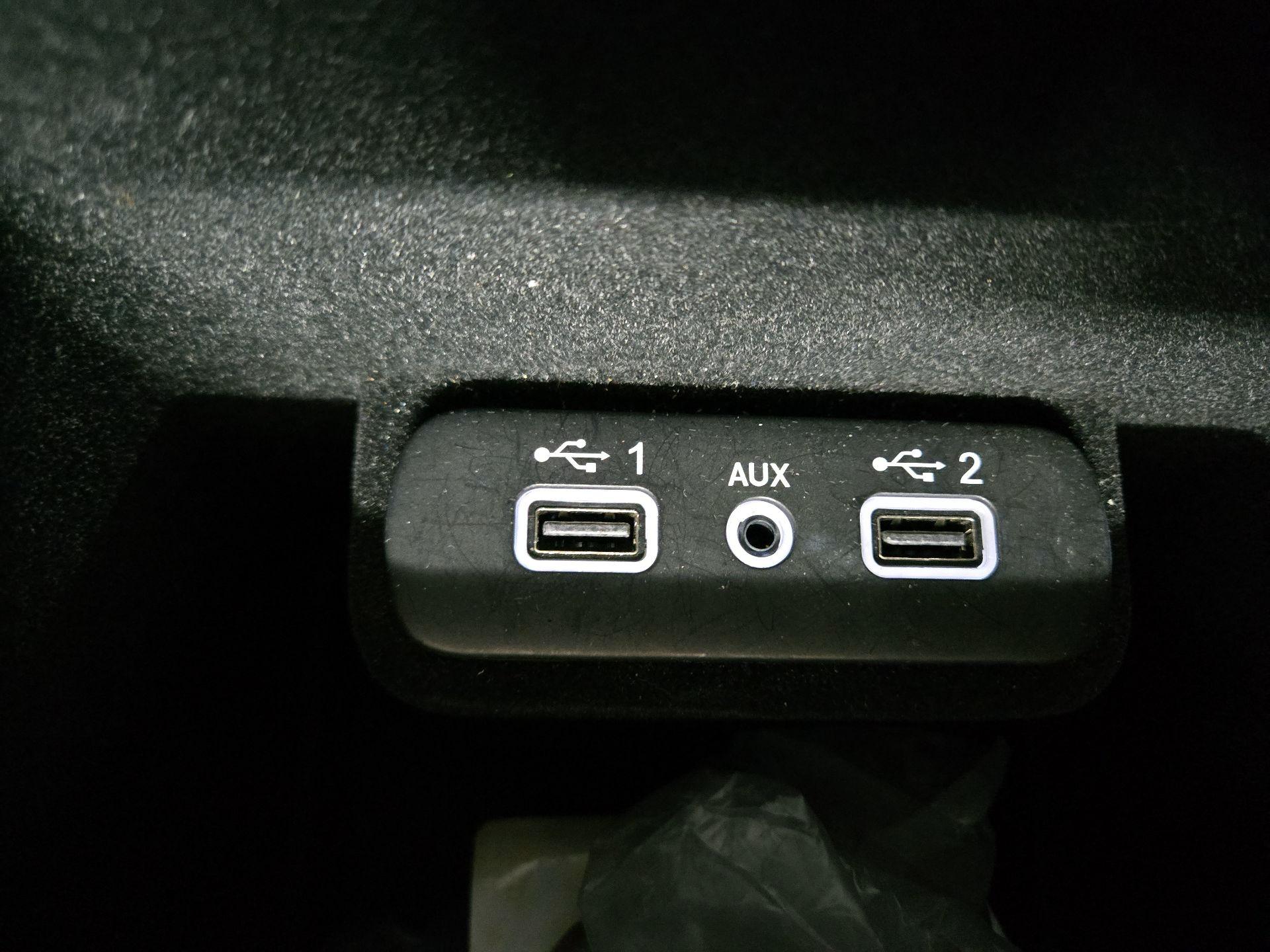 Thumbnail: 2022 Dodge Charger - 18