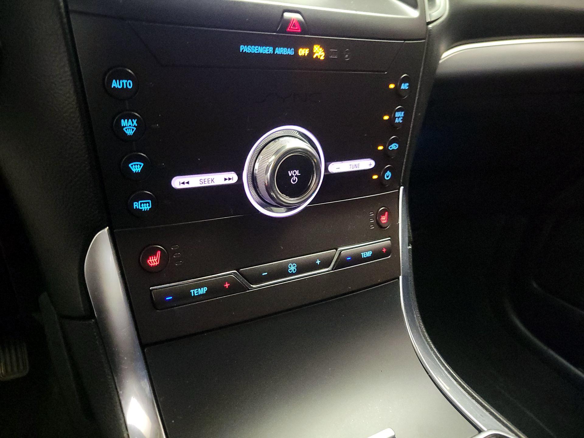 Thumbnail: 2020 Ford Edge - 17