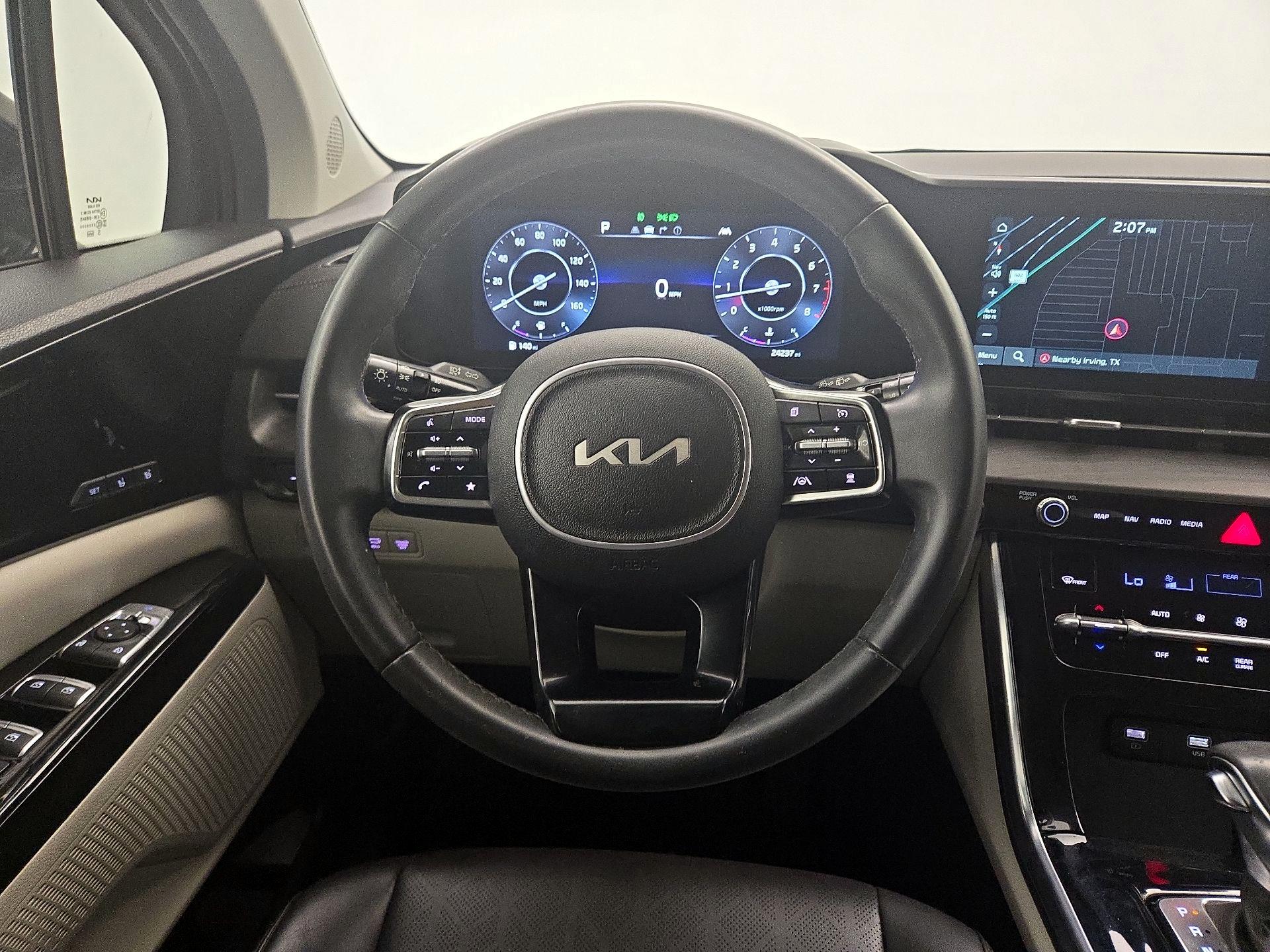 Thumbnail: 2023 Kia Carnival - 10