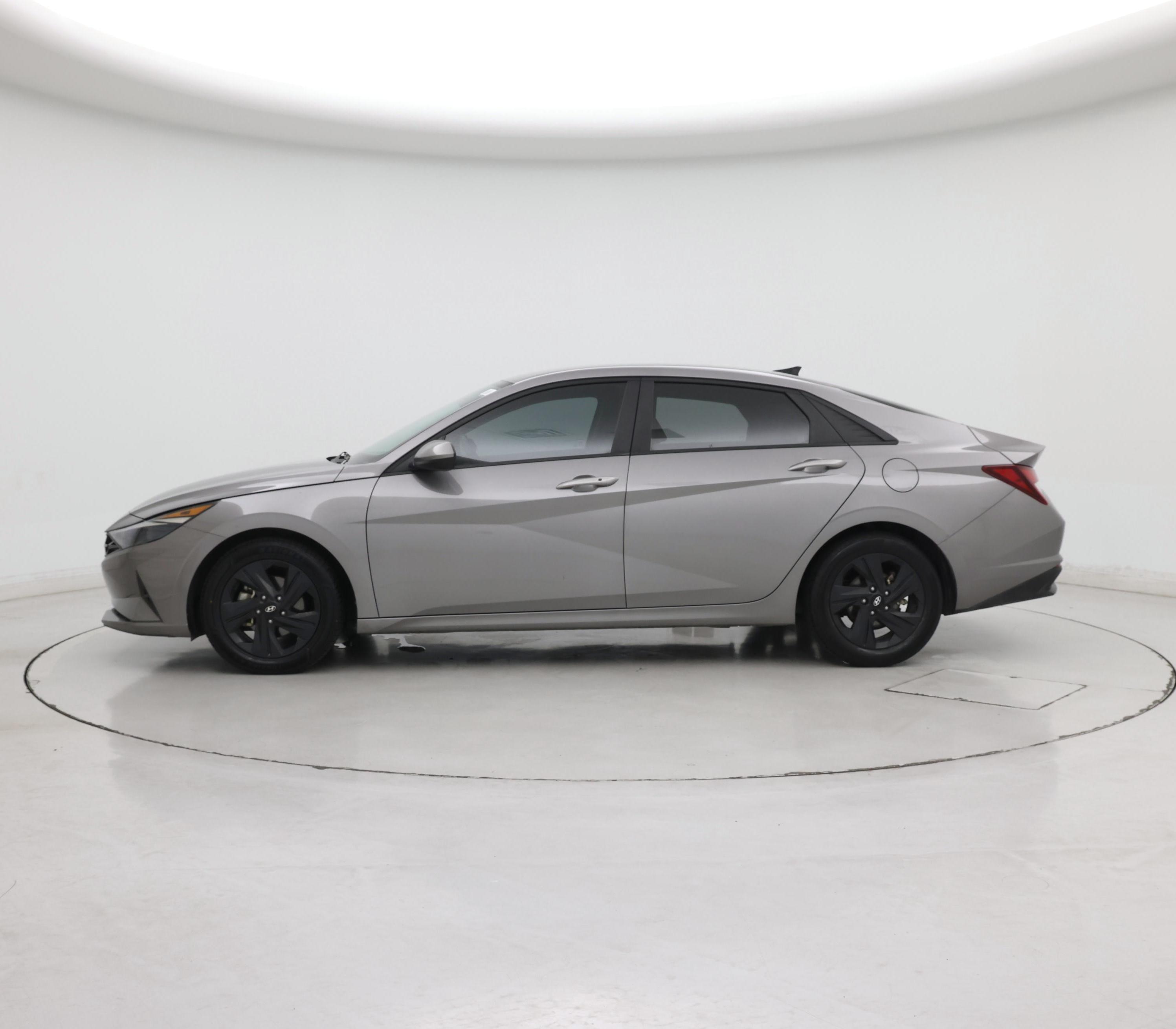 Thumbnail: 2022 Hyundai Elantra - 3