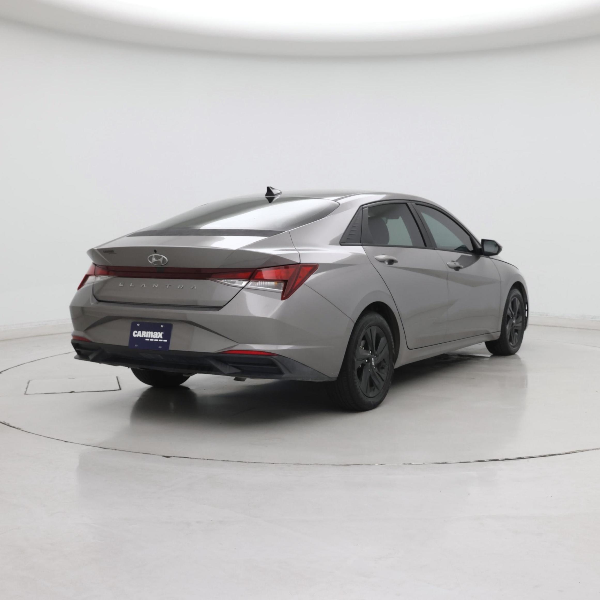 Thumbnail: 2022 Hyundai Elantra - 8