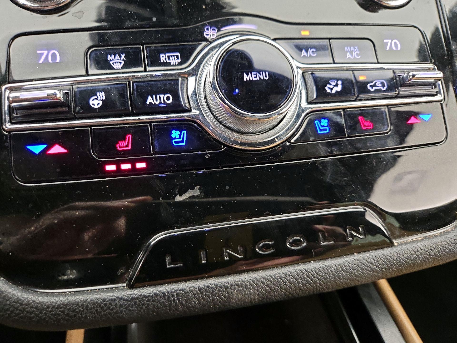 Thumbnail: 2020 Lincoln Corsair - 16