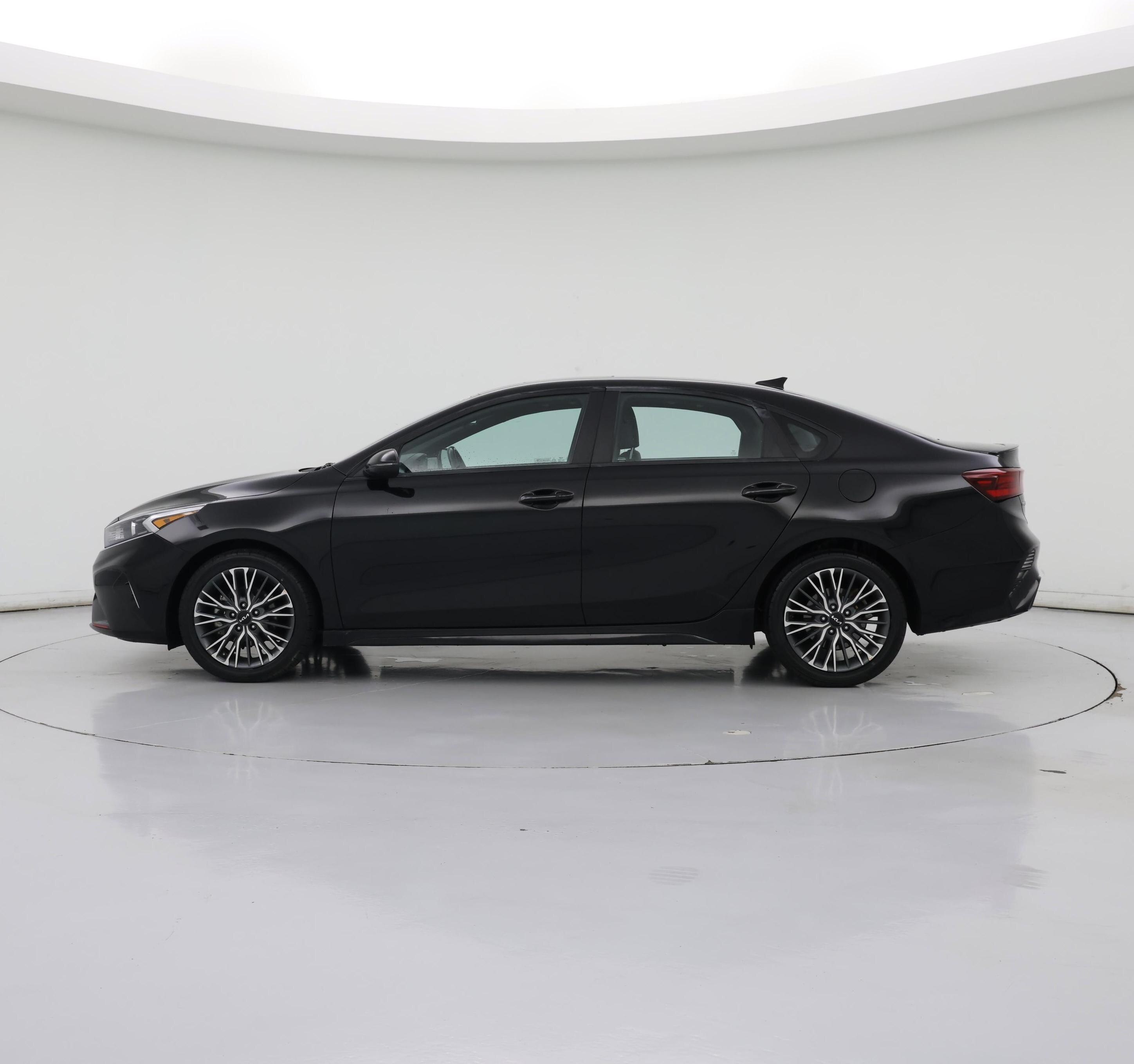 Thumbnail: 2023 Kia Forte - 3