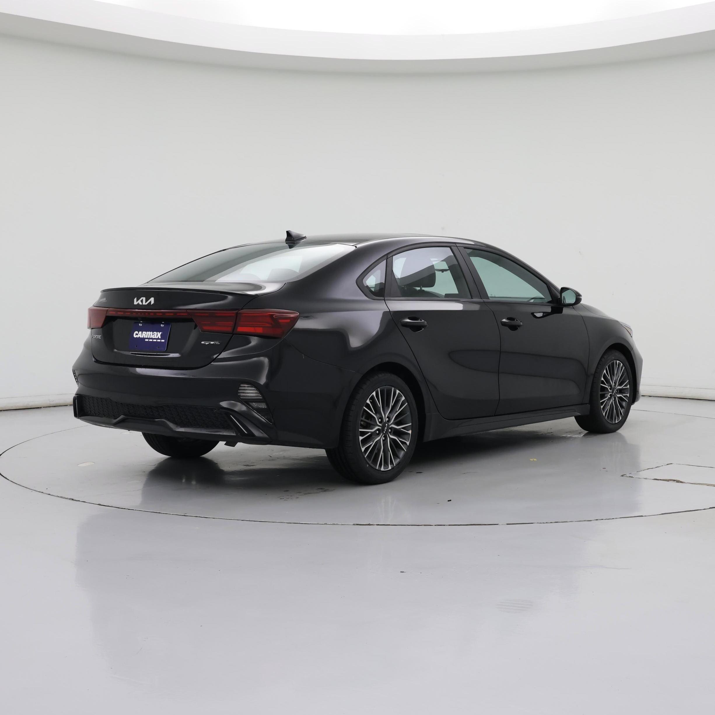 Thumbnail: 2023 Kia Forte - 8