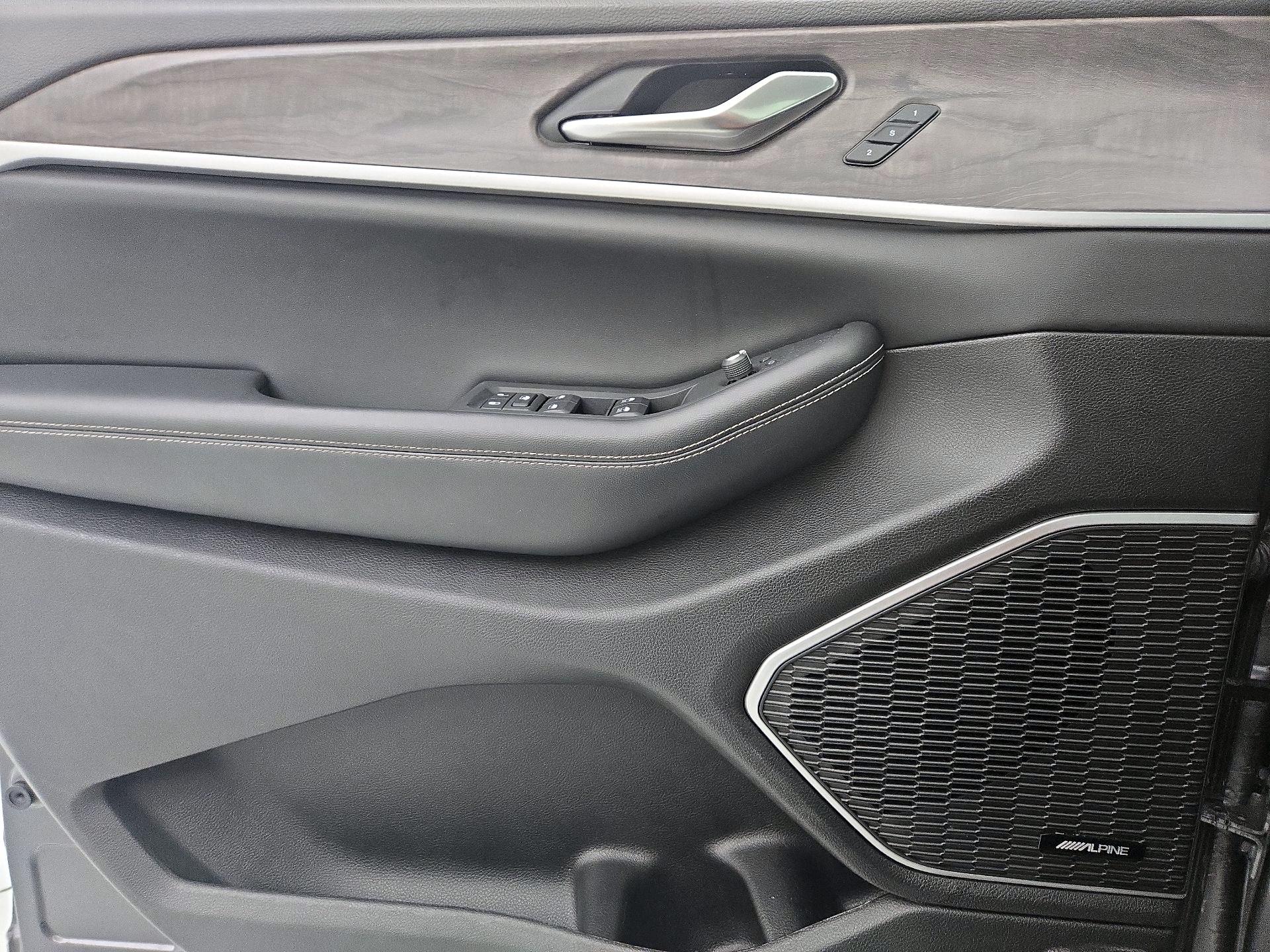 Thumbnail: 2022 Jeep Grand Cherokee - 12