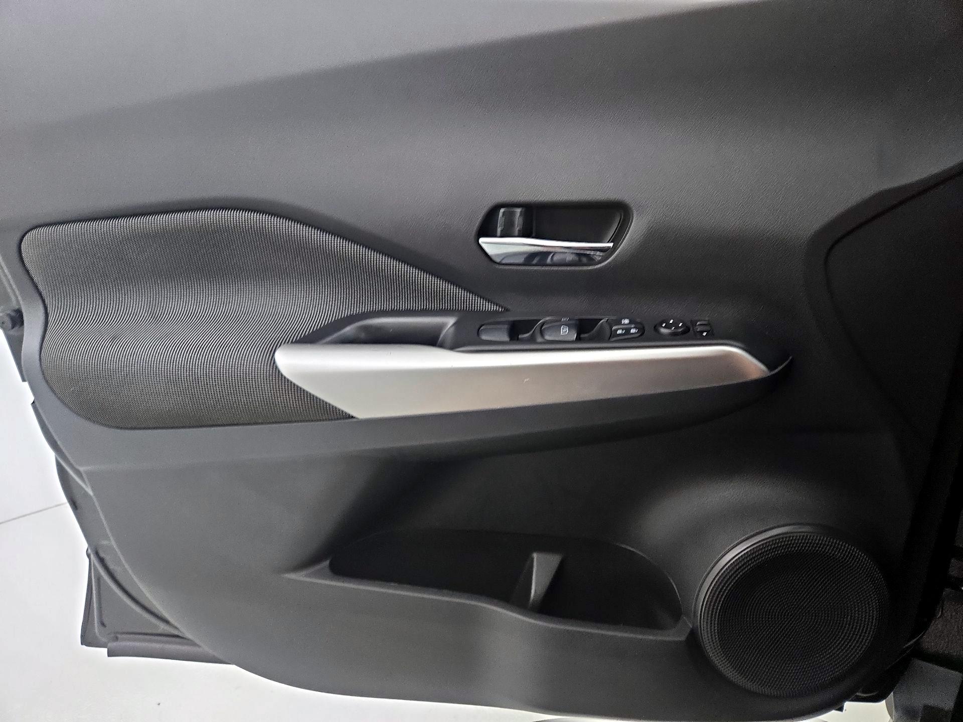 Thumbnail: 2020 Nissan Kicks - 12