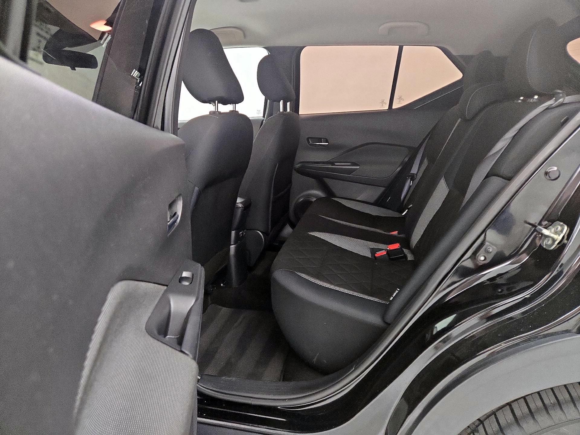 Thumbnail: 2020 Nissan Kicks - 18