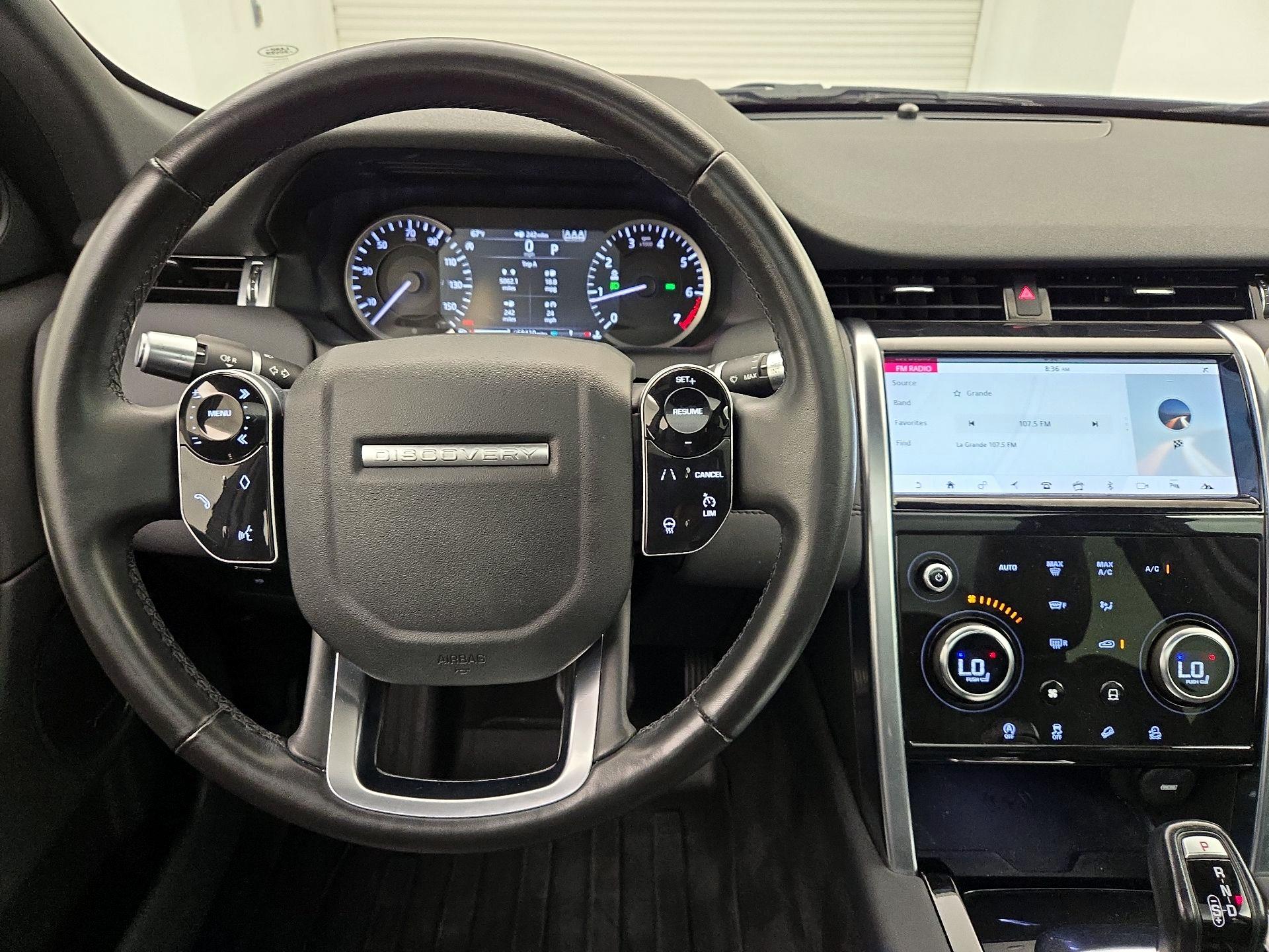 Thumbnail: 2020 Land Rover Discovery Sport - 10