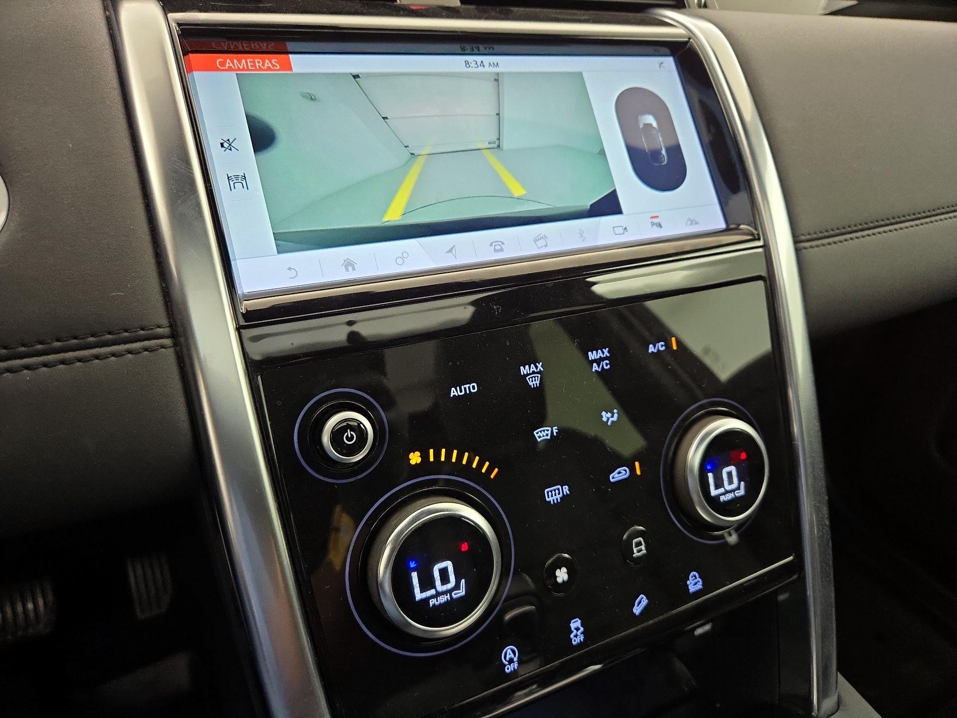 Thumbnail: 2020 Land Rover Discovery Sport - 14