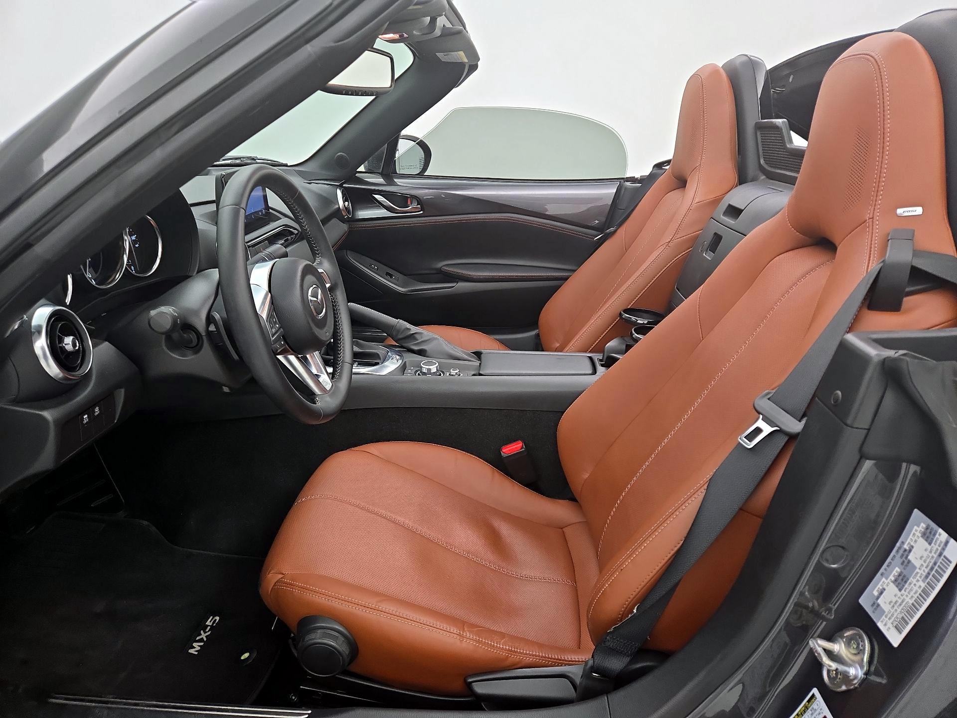 Thumbnail: 2022 Mazda MX-5 Miata - 11