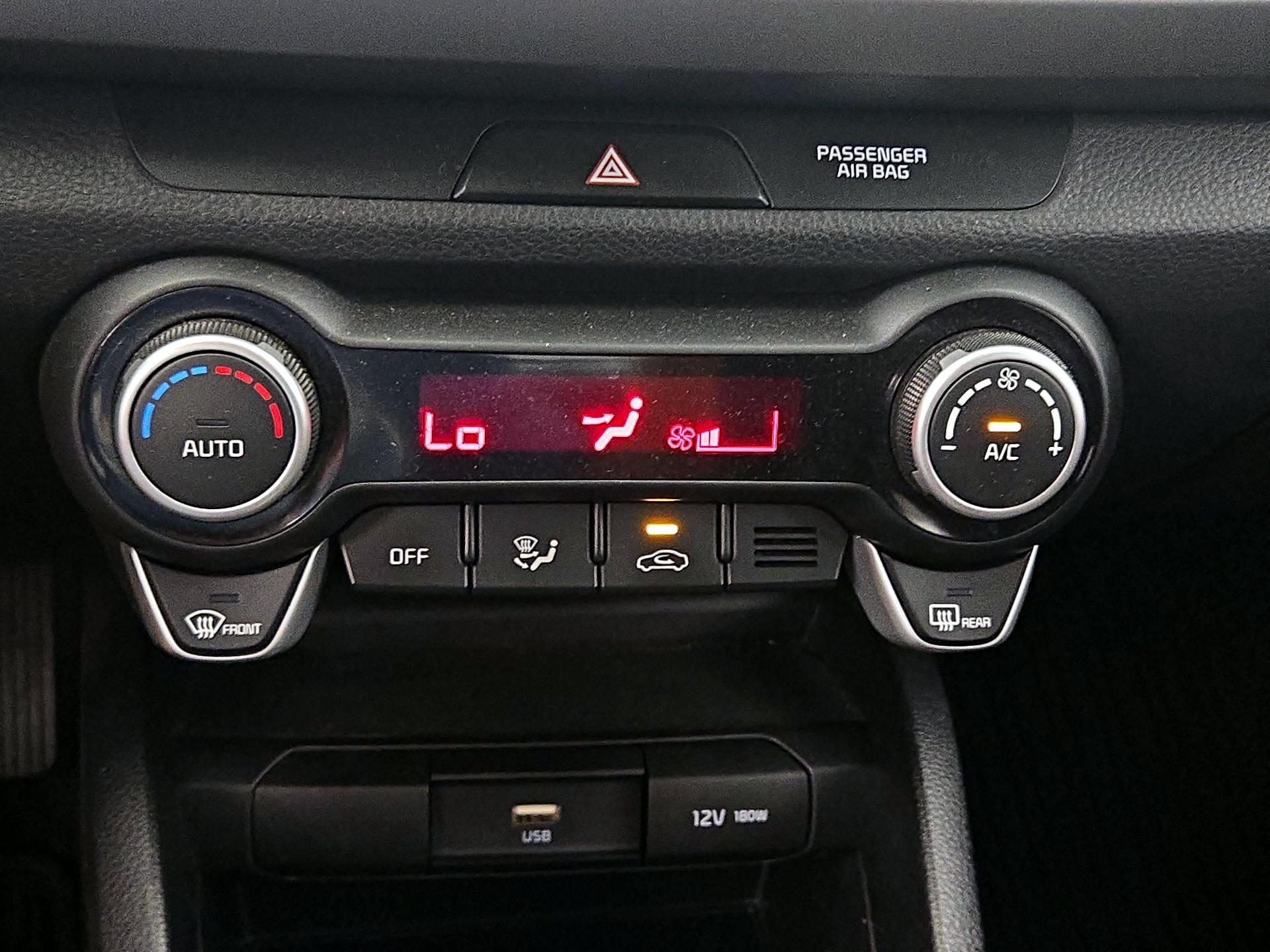 Thumbnail: 2022 Kia Rio5 - 16