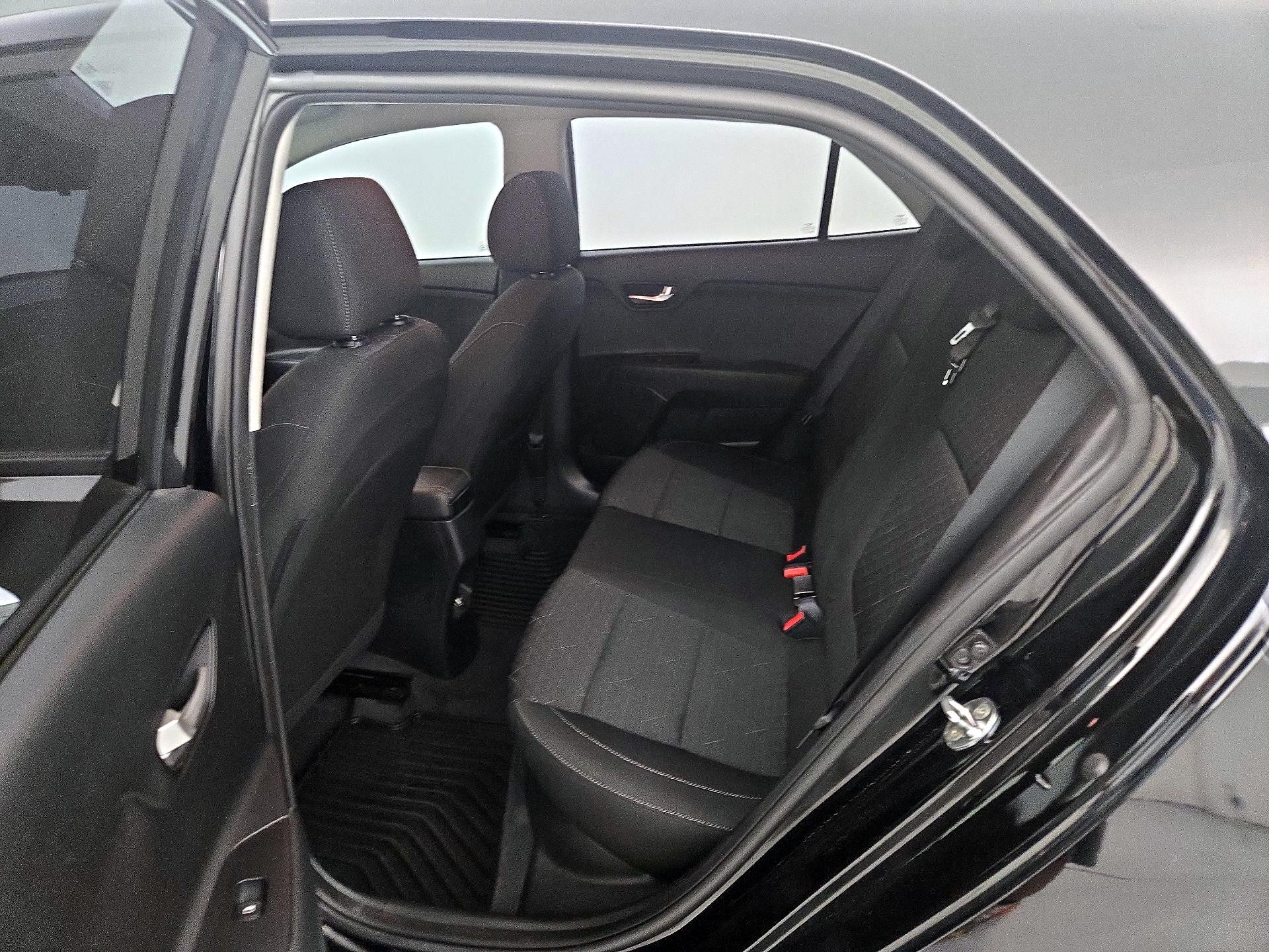 Thumbnail: 2022 Kia Rio5 - 19