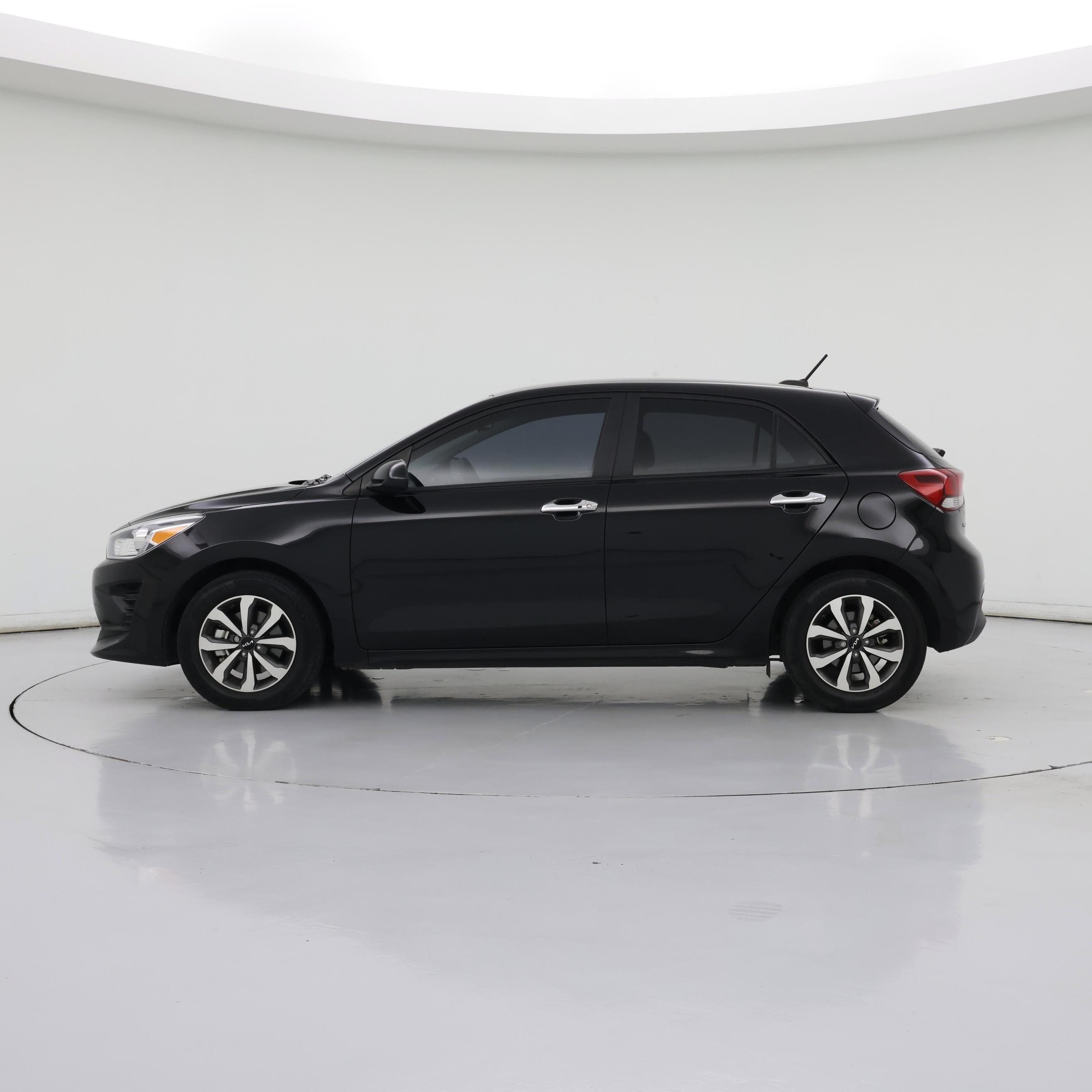 Thumbnail: 2022 Kia Rio5 - 3