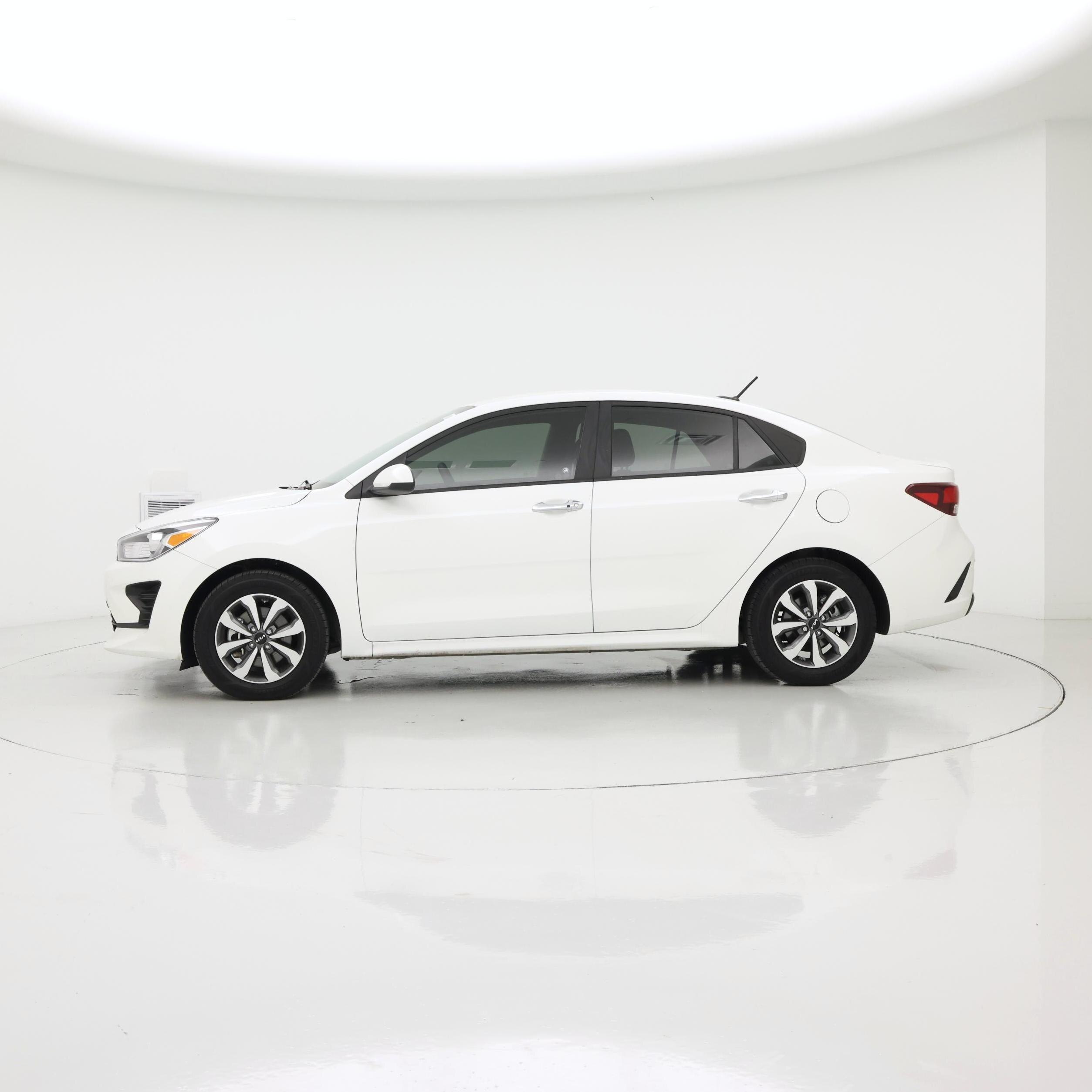 Thumbnail: 2023 Kia Rio - 3
