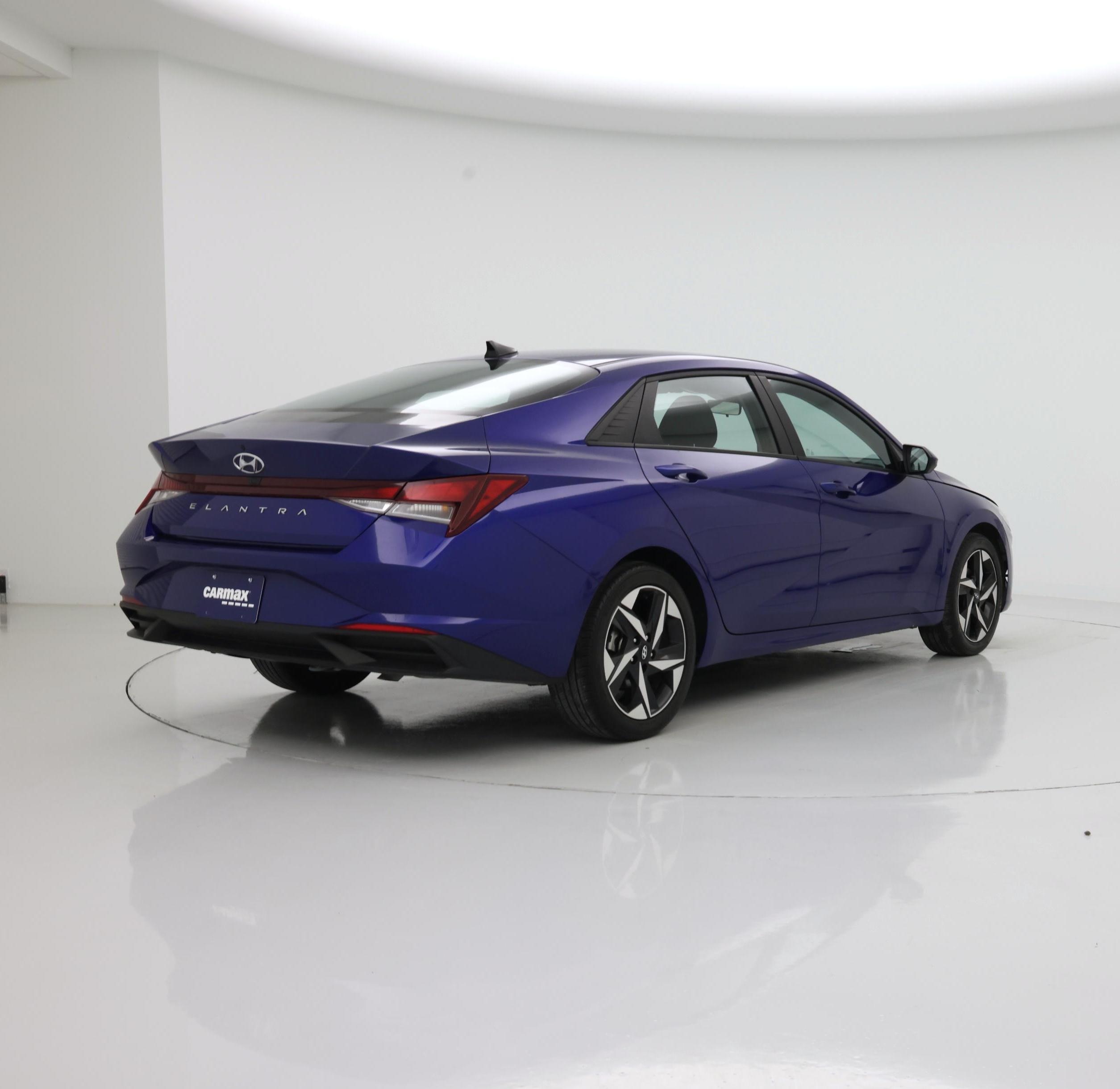Thumbnail: 2023 Hyundai Elantra - 8