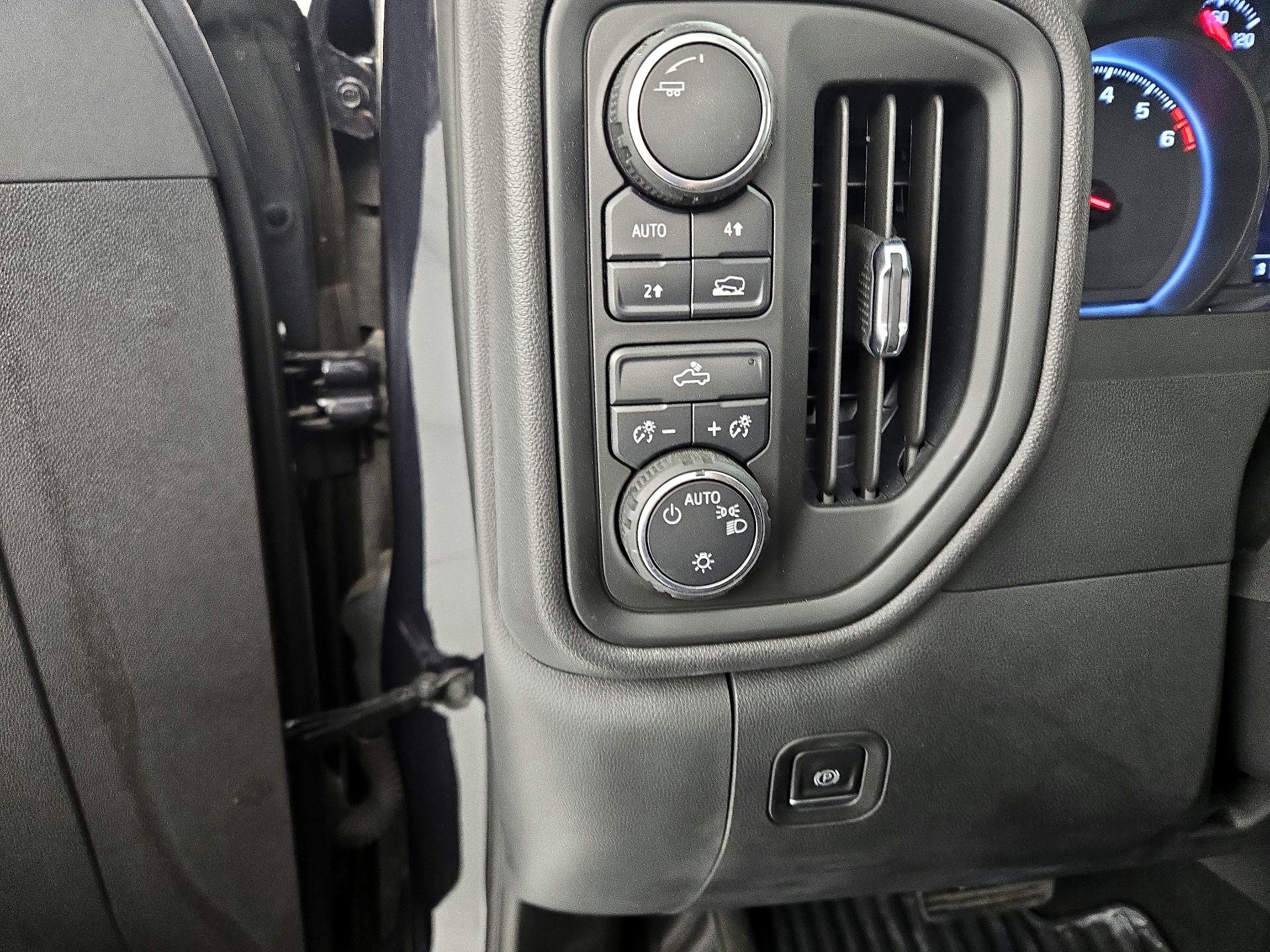 Thumbnail: 2023 Chevrolet Silverado 1500 - 13