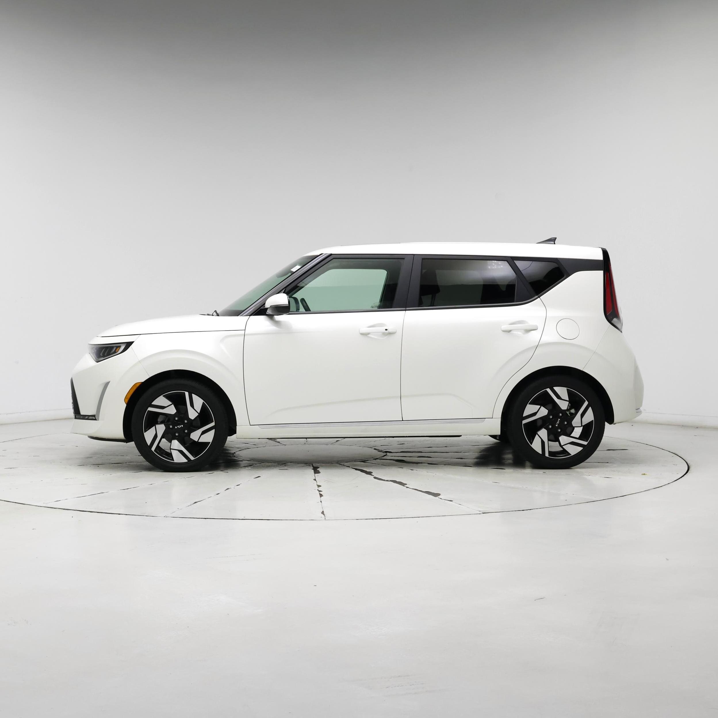 Thumbnail: 2023 Kia Soul - 3