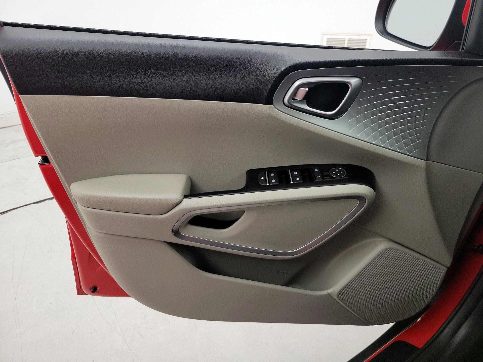 Thumbnail: 2023 Kia Soul - 12
