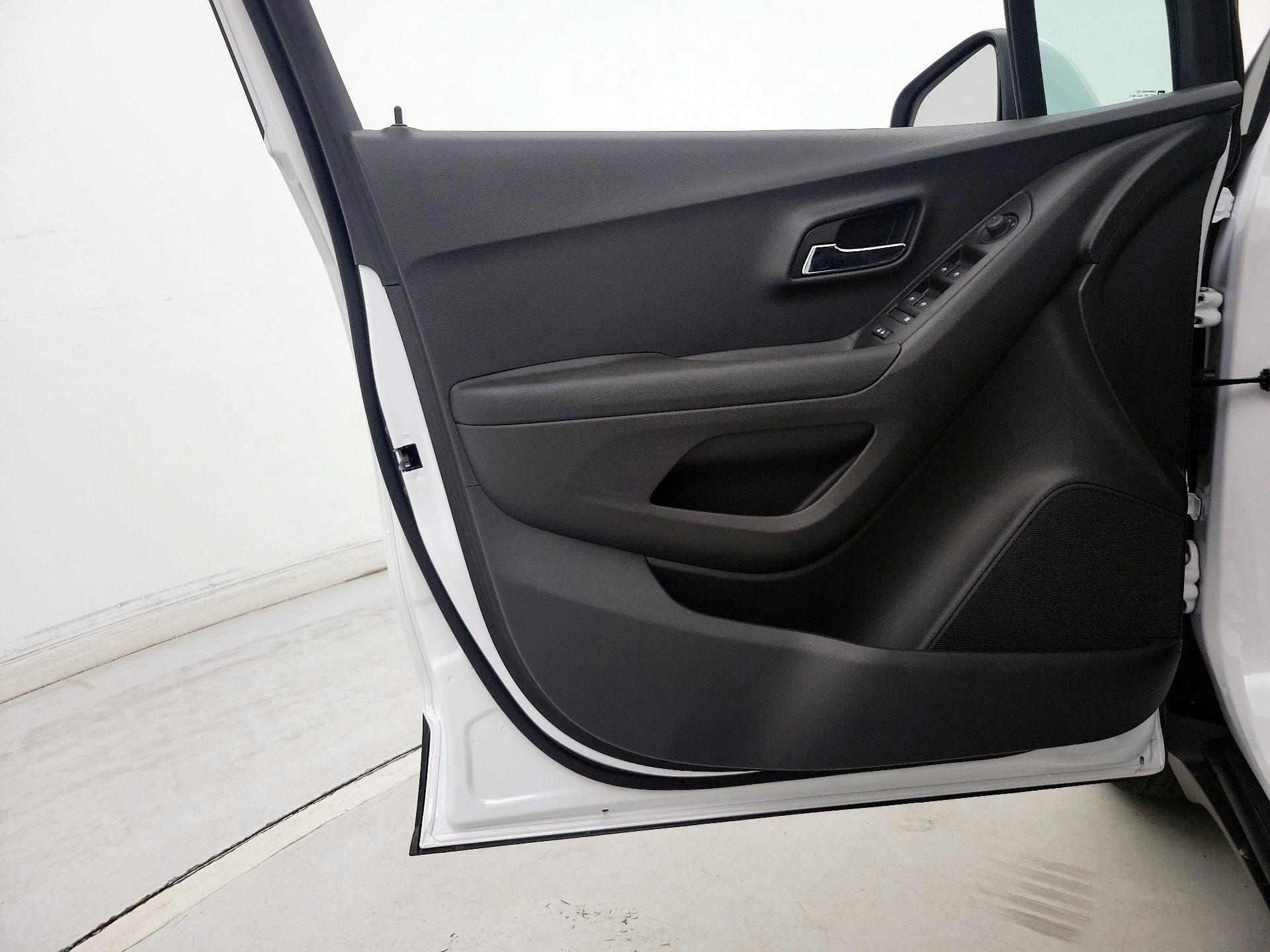 Thumbnail: 2020 Chevrolet Trax - 12