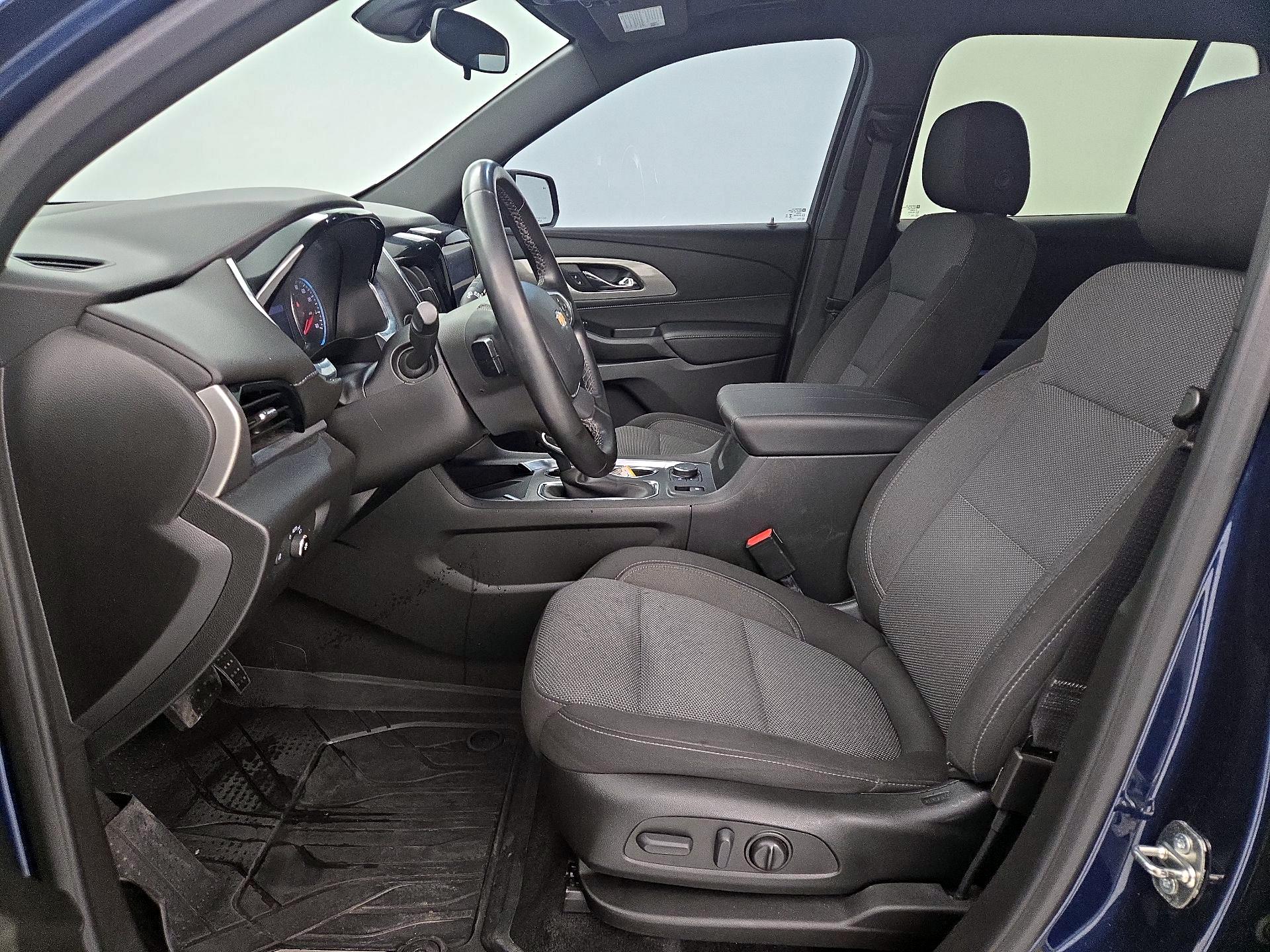 Thumbnail: 2023 Chevrolet Traverse - 11