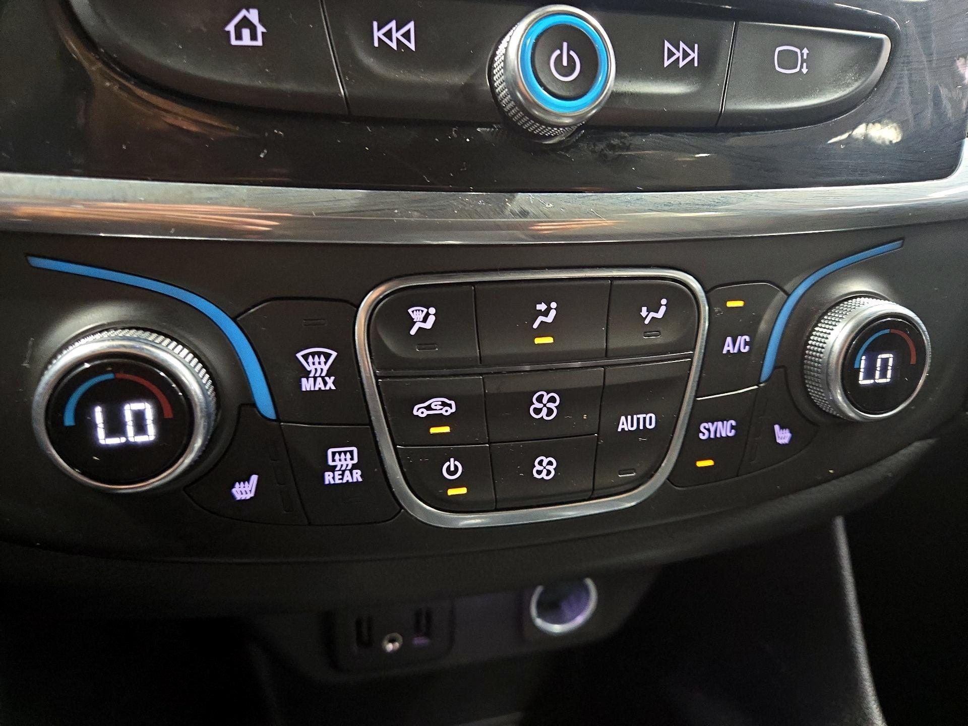 Thumbnail: 2023 Chevrolet Traverse - 16