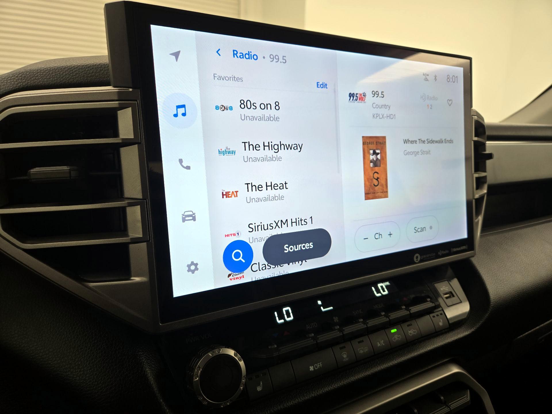 Thumbnail: 2022 Toyota Tundra - 15