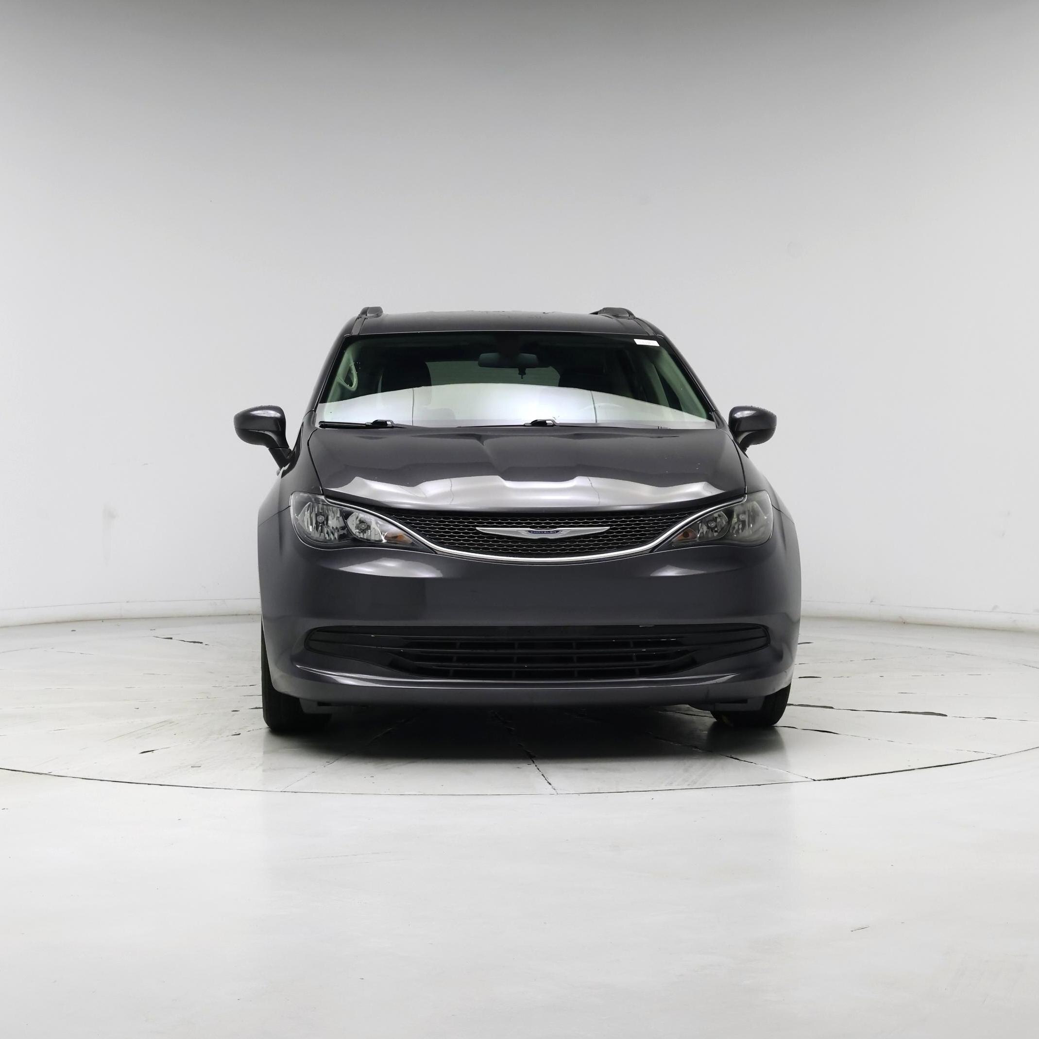 Thumbnail: 2020 Chrysler Voyager - 5