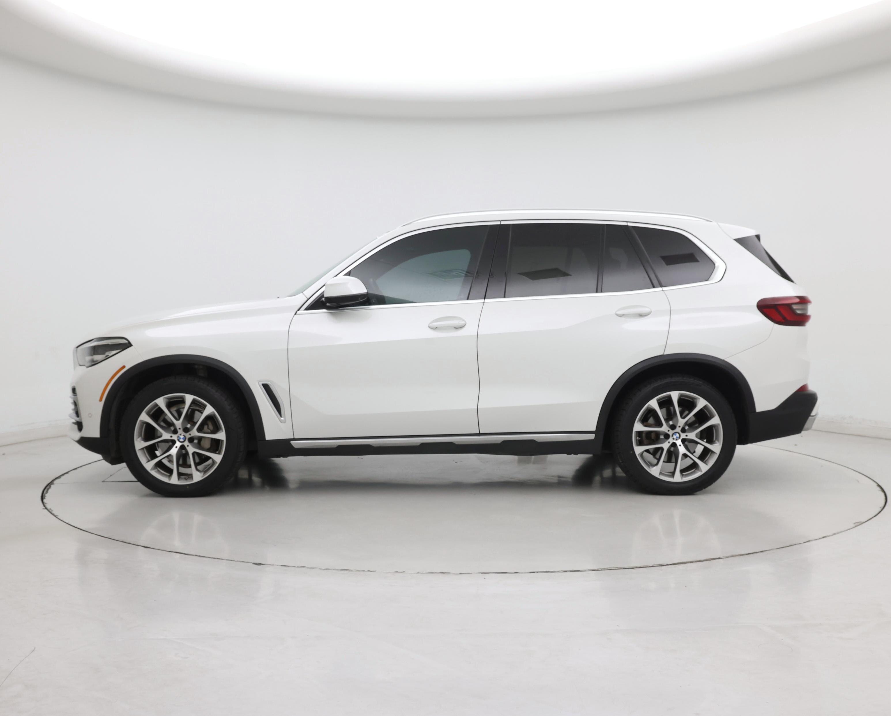 Thumbnail: 2023 BMW X5 - 3