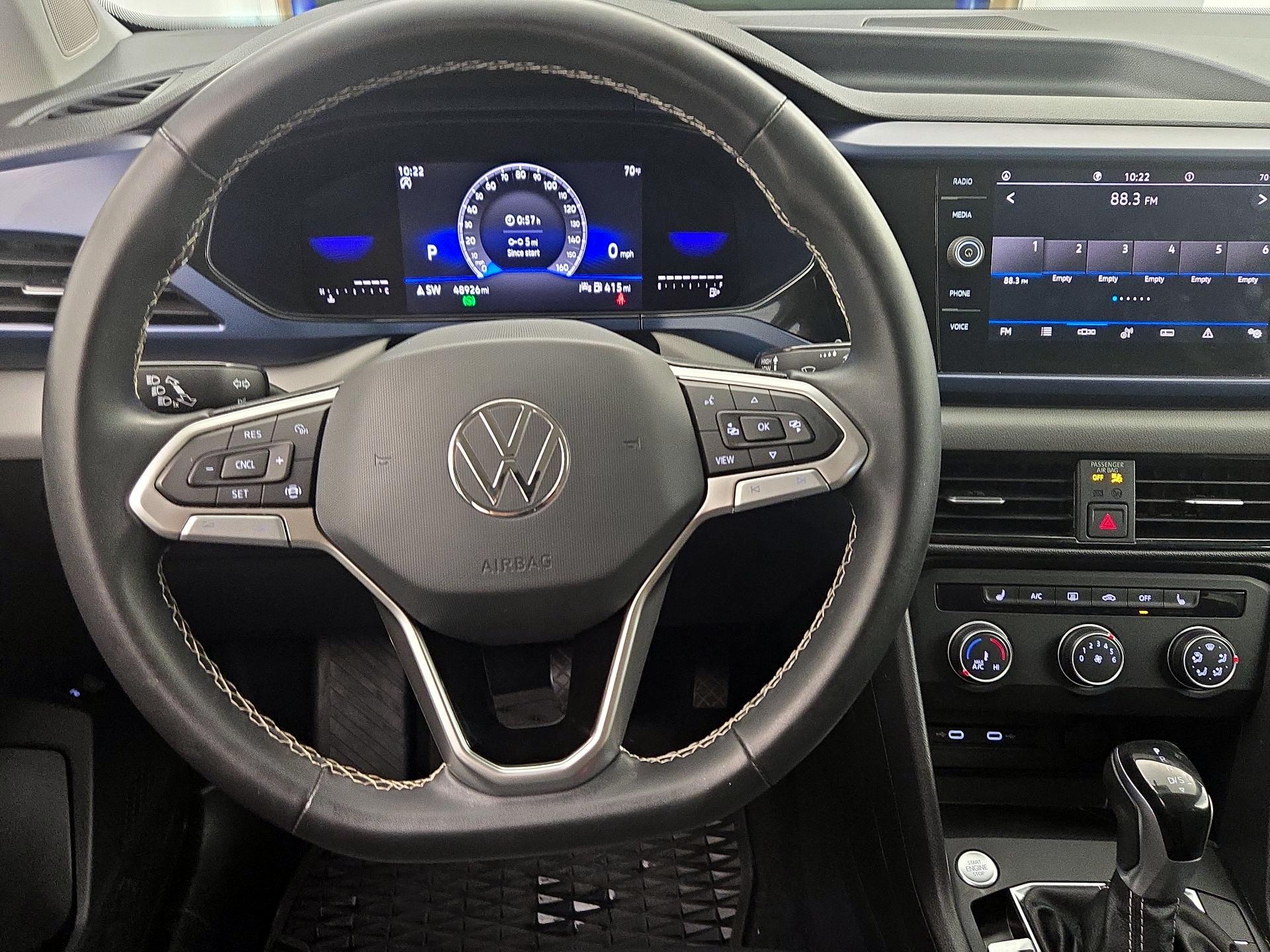 Thumbnail: 2022 Volkswagen Taos - 10